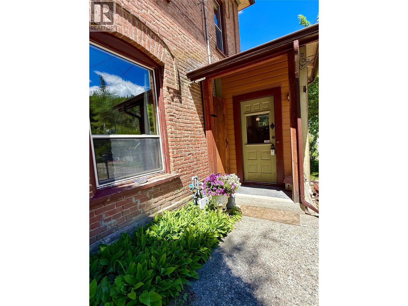 267 Long Lake Avenue, Greenwood, British Columbia  V0H 1J0 - Photo 2 - 10403959