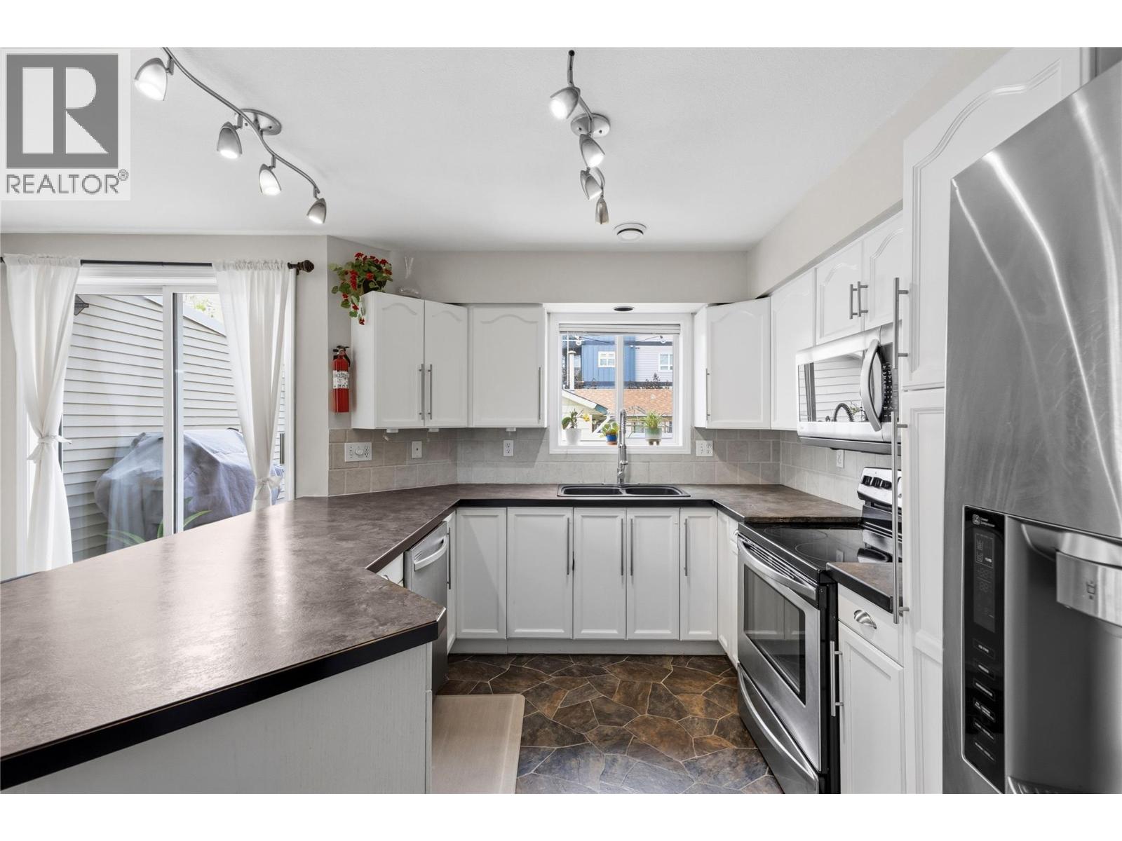 99 Calgary Avenue Unit# 101, Penticton, British Columbia  V2A 2T7 - Photo 7 - 10403991