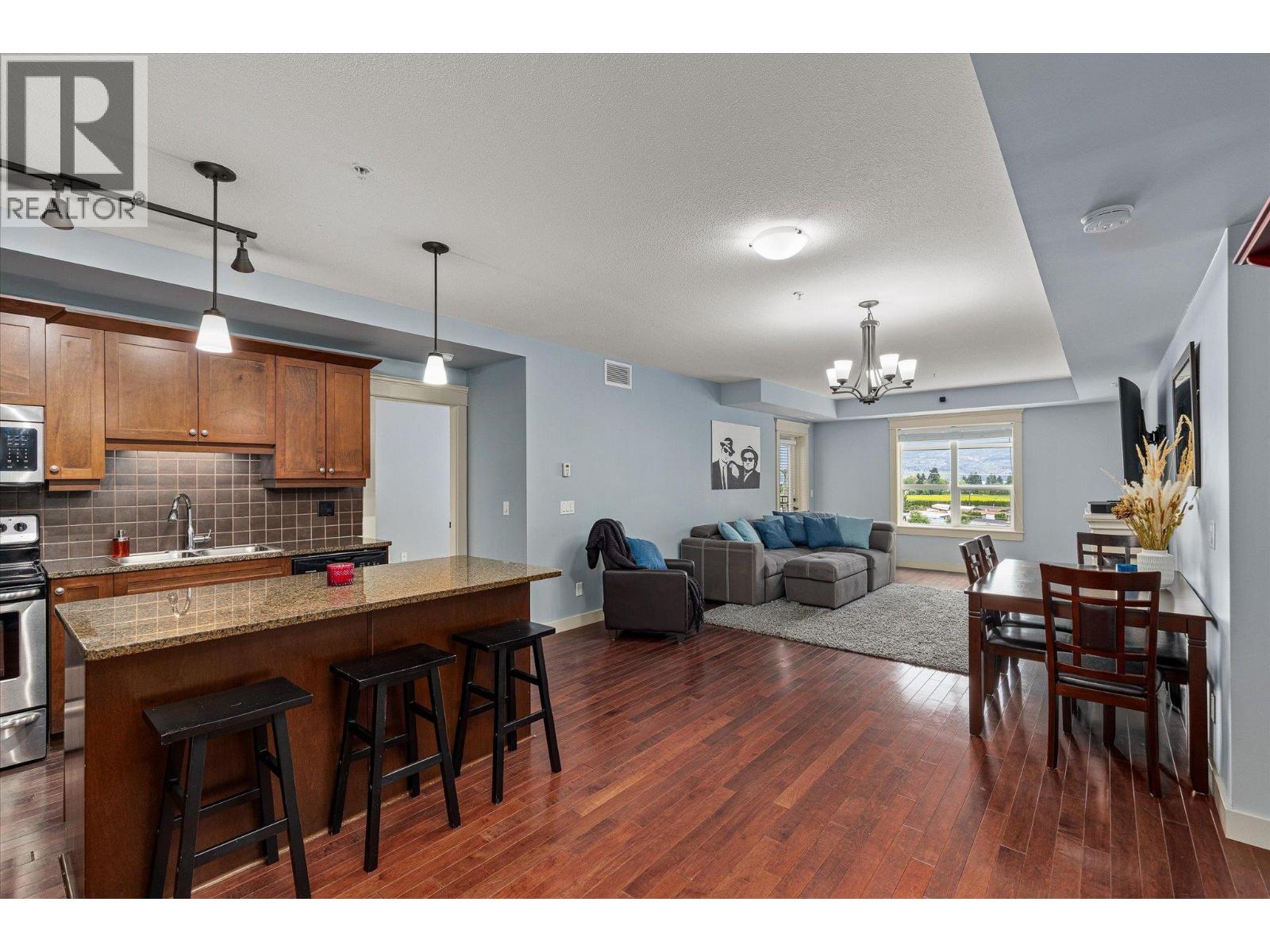 2070 Boucherie Road Unit# 402, West Kelowna, British Columbia  V4T 3K9 - Photo 1 - 10403982