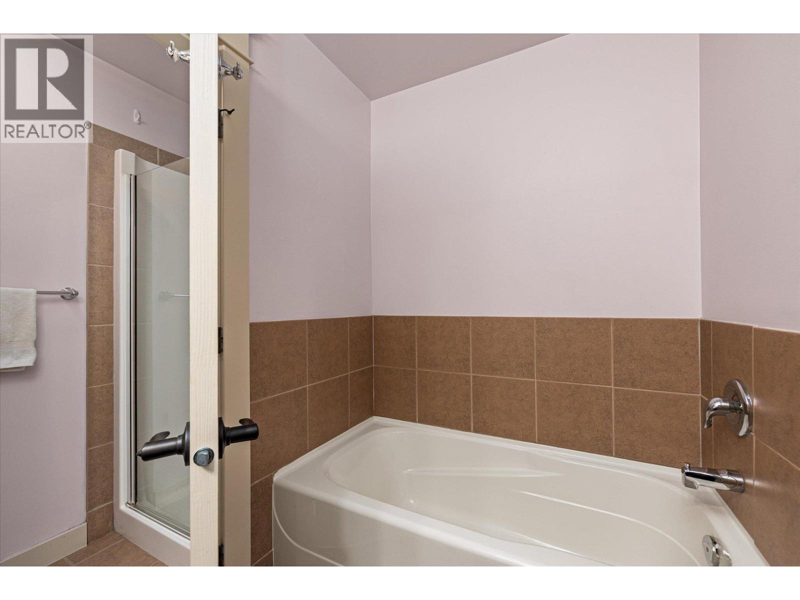 2070 Boucherie Road Unit# 402, West Kelowna, British Columbia  V4T 3K9 - Photo 12 - 10403982