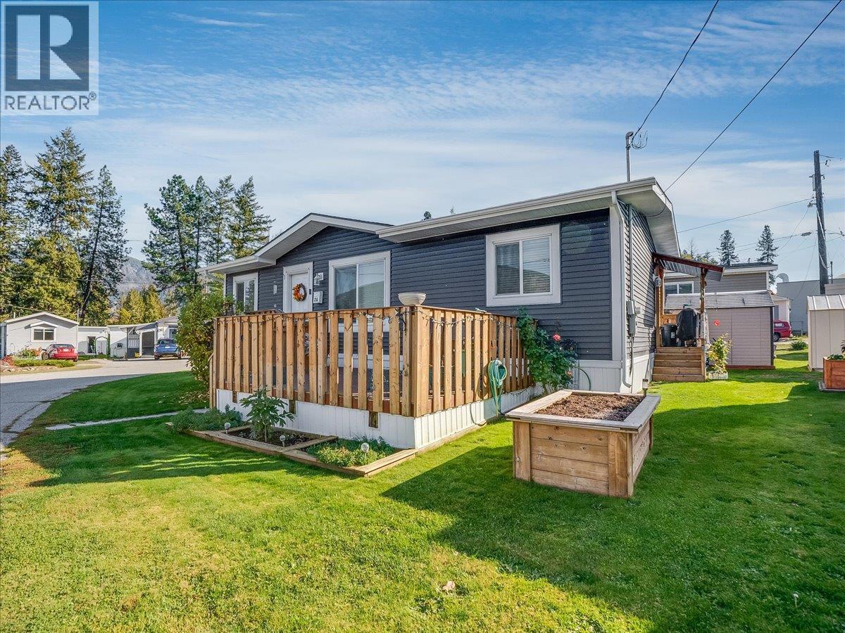 1601 Columbia Avenue Unit# 26, Castlegar, British Columbia  V1N 1J1 - Photo 1 - 10403984