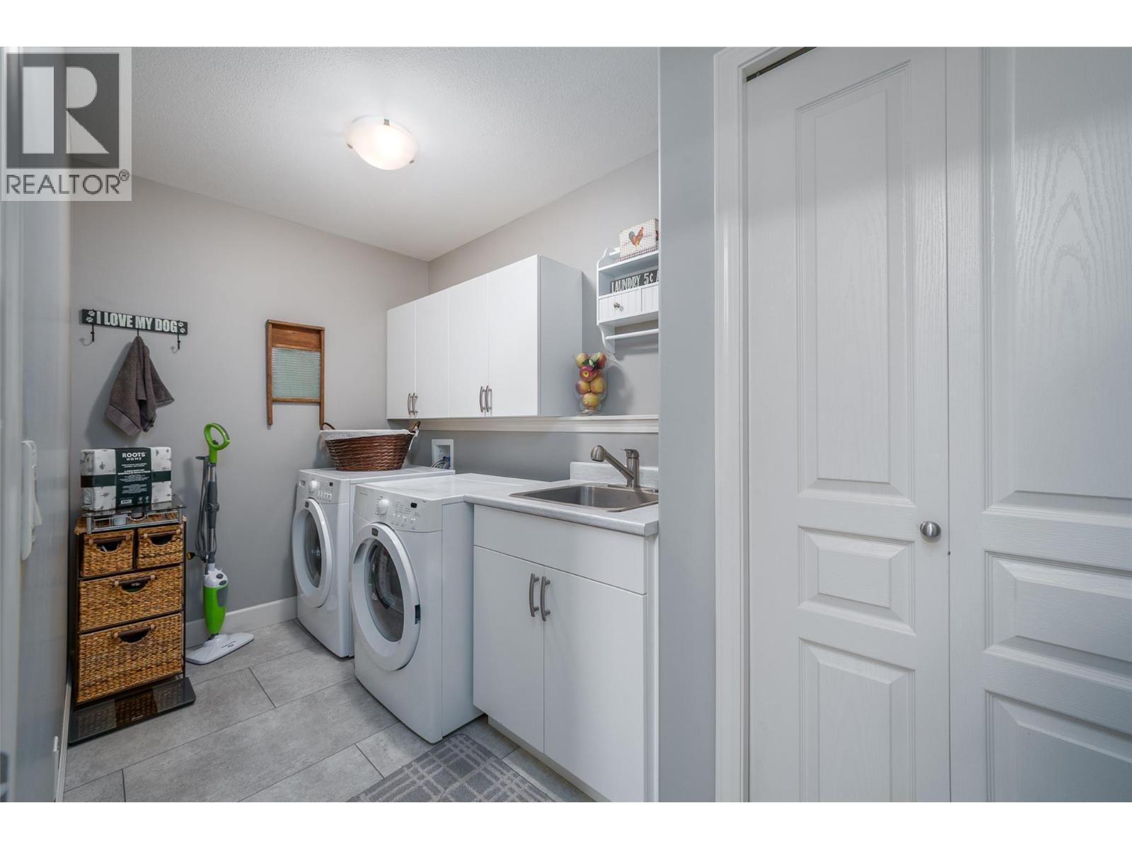3452 Camelback Drive, Kelowna, British Columbia  V1X 8A8 - Photo 27 - 10403752
