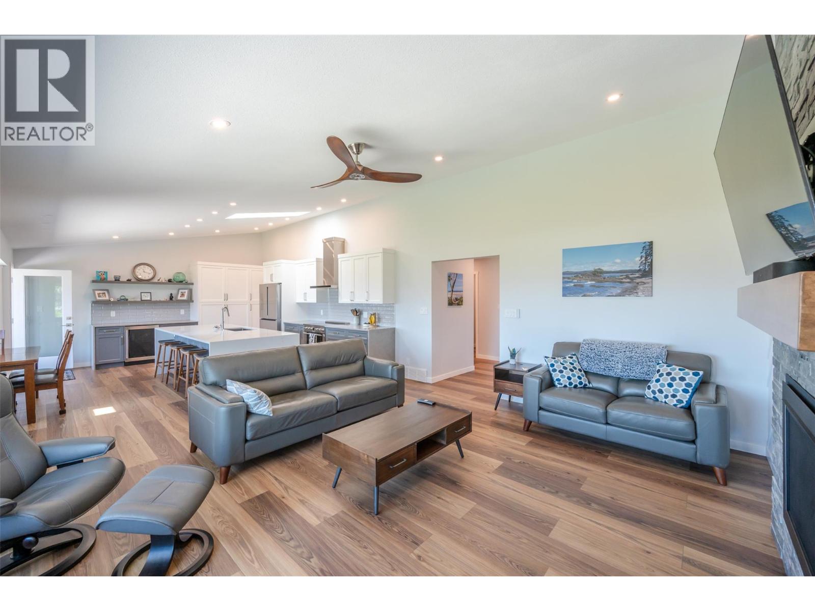 153 Westview Drive, Penticton, British Columbia  V2A 7V9 - Photo 9 - 10403542