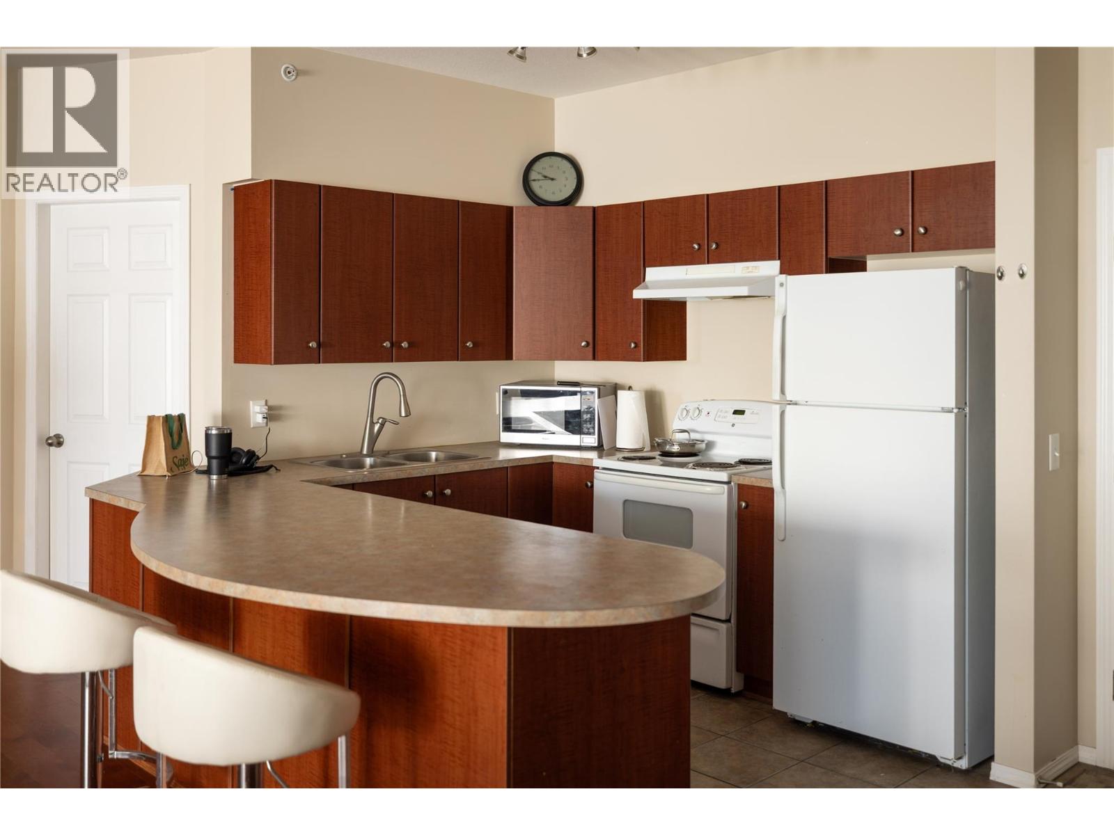 1873 Country Club Drive Unit# 2406, Kelowna, British Columbia  V1V 2W6 - Photo 2 - 10400988