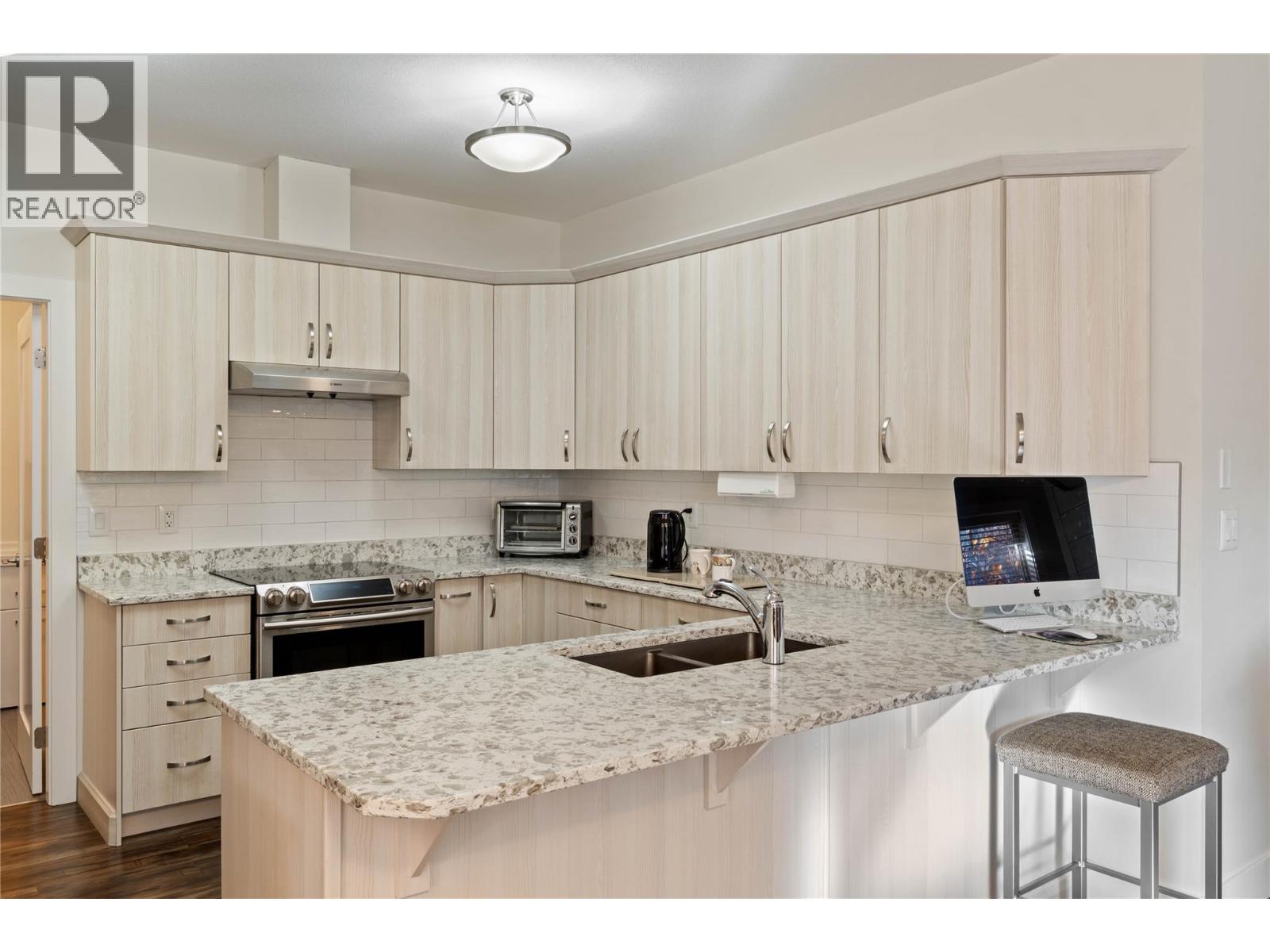 710 Hayward Place, Kamloops, British Columbia  V2B 0G1 - Photo 12 - 10404071
