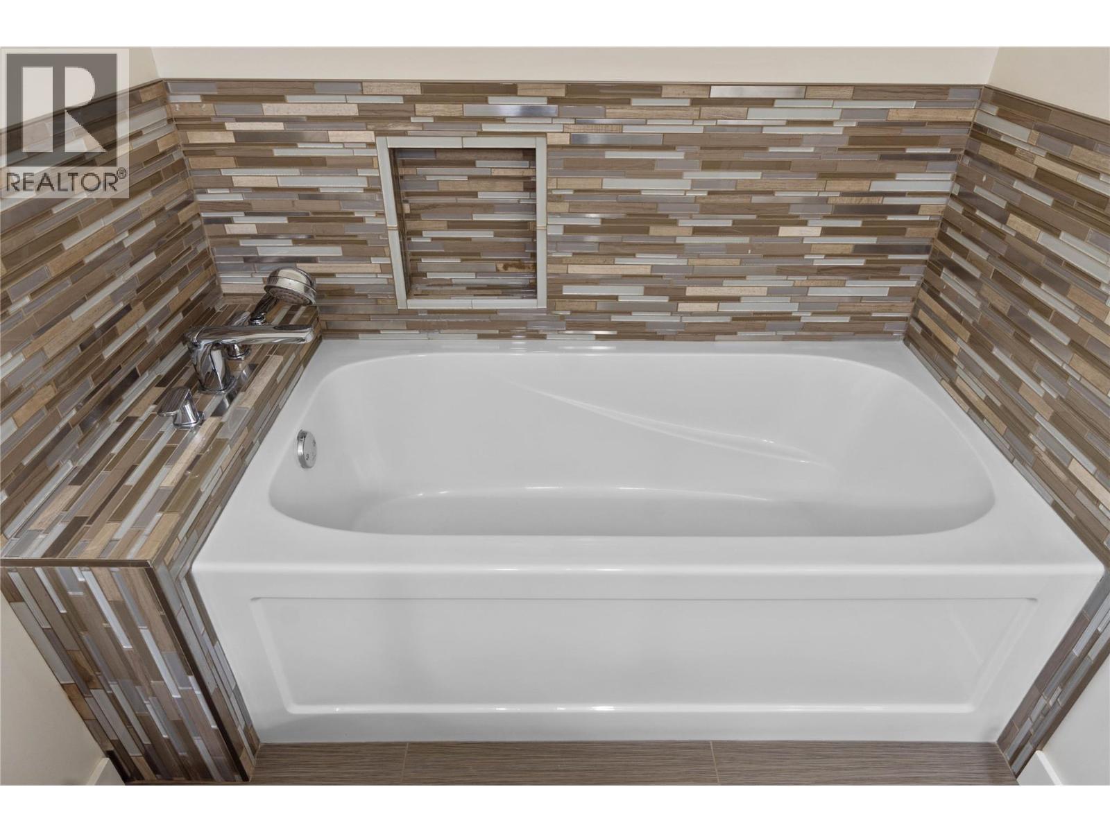 710 Hayward Place, Kamloops, British Columbia  V2B 0G1 - Photo 19 - 10404071