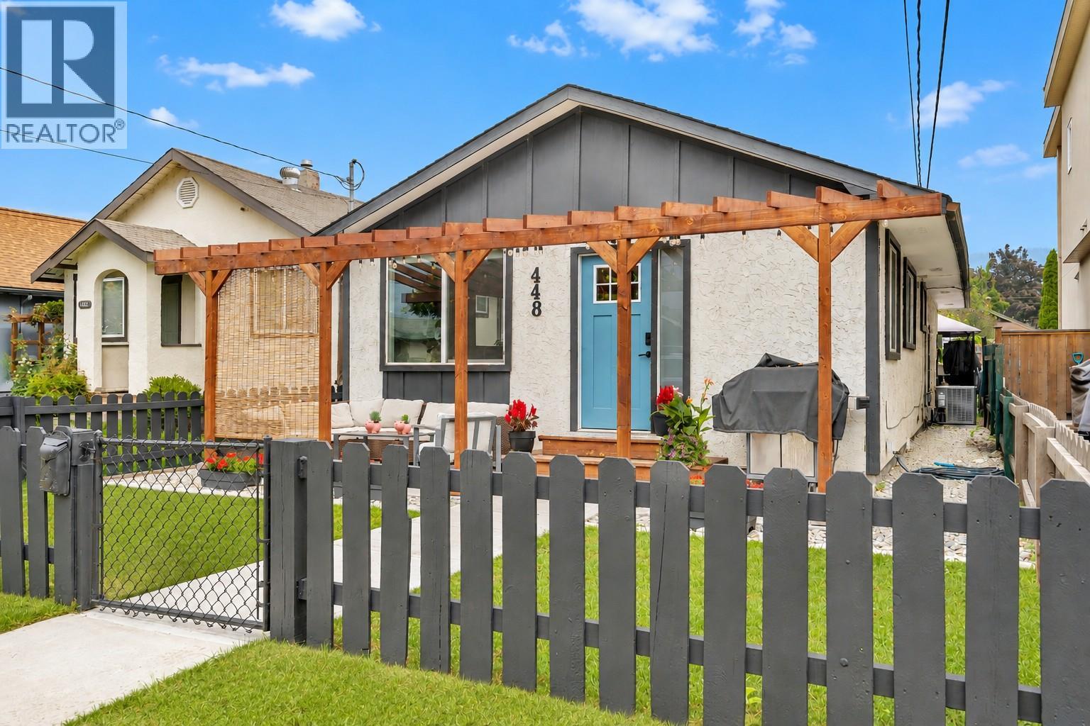 448 Caribou Street, Penticton, British Columbia  V2A 5W6 - Photo 1 - 10404083