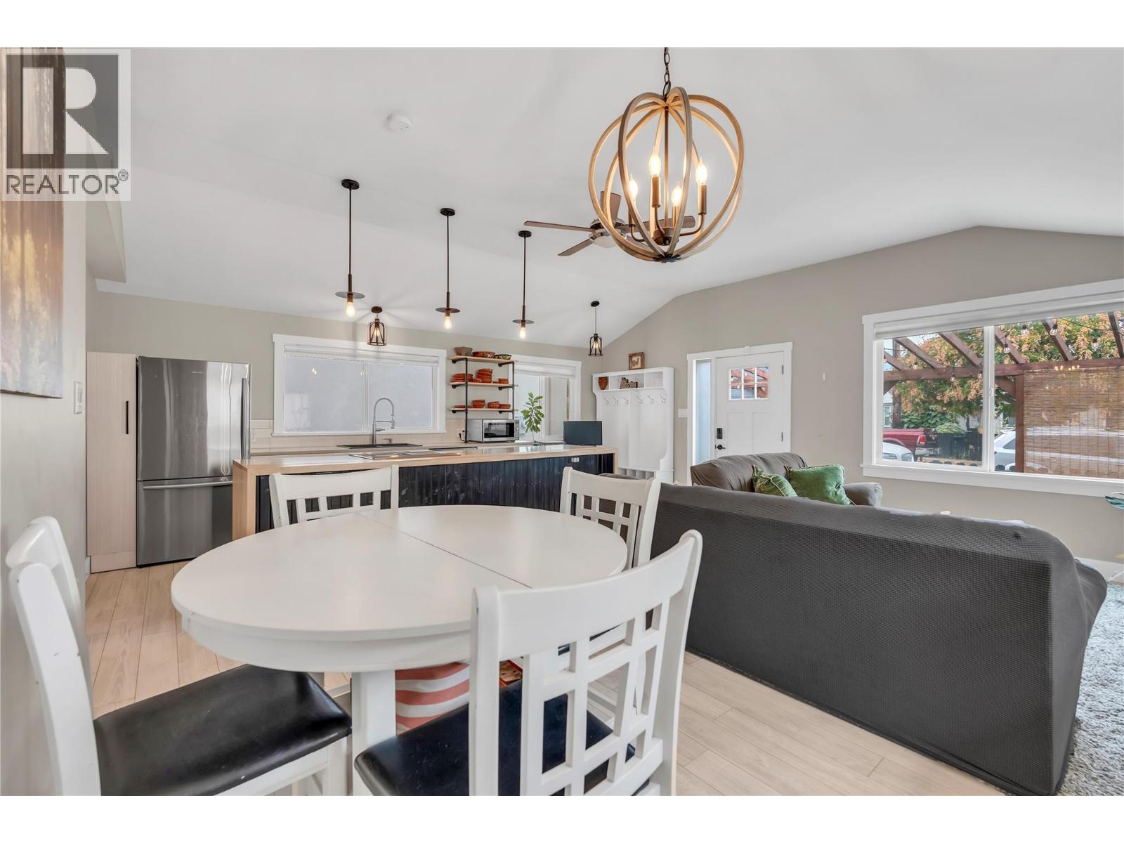 448 Caribou Street, Penticton, British Columbia  V2A 5W6 - Photo 11 - 10404083
