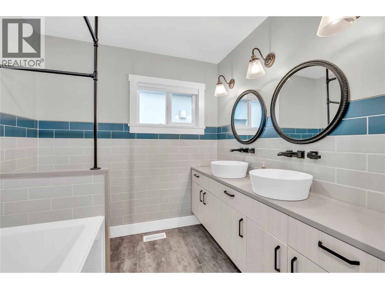 448 Caribou Street, Penticton, British Columbia  V2A 5W6 - Photo 24 - 10404083
