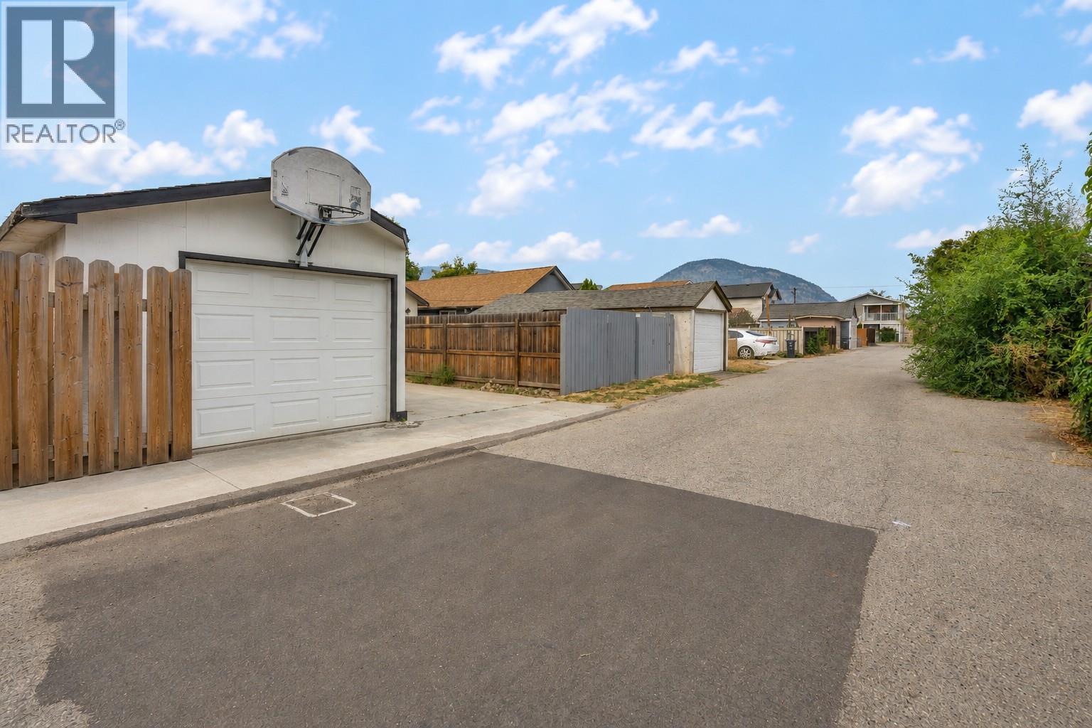 448 Caribou Street, Penticton, British Columbia  V2A 5W6 - Photo 36 - 10404083
