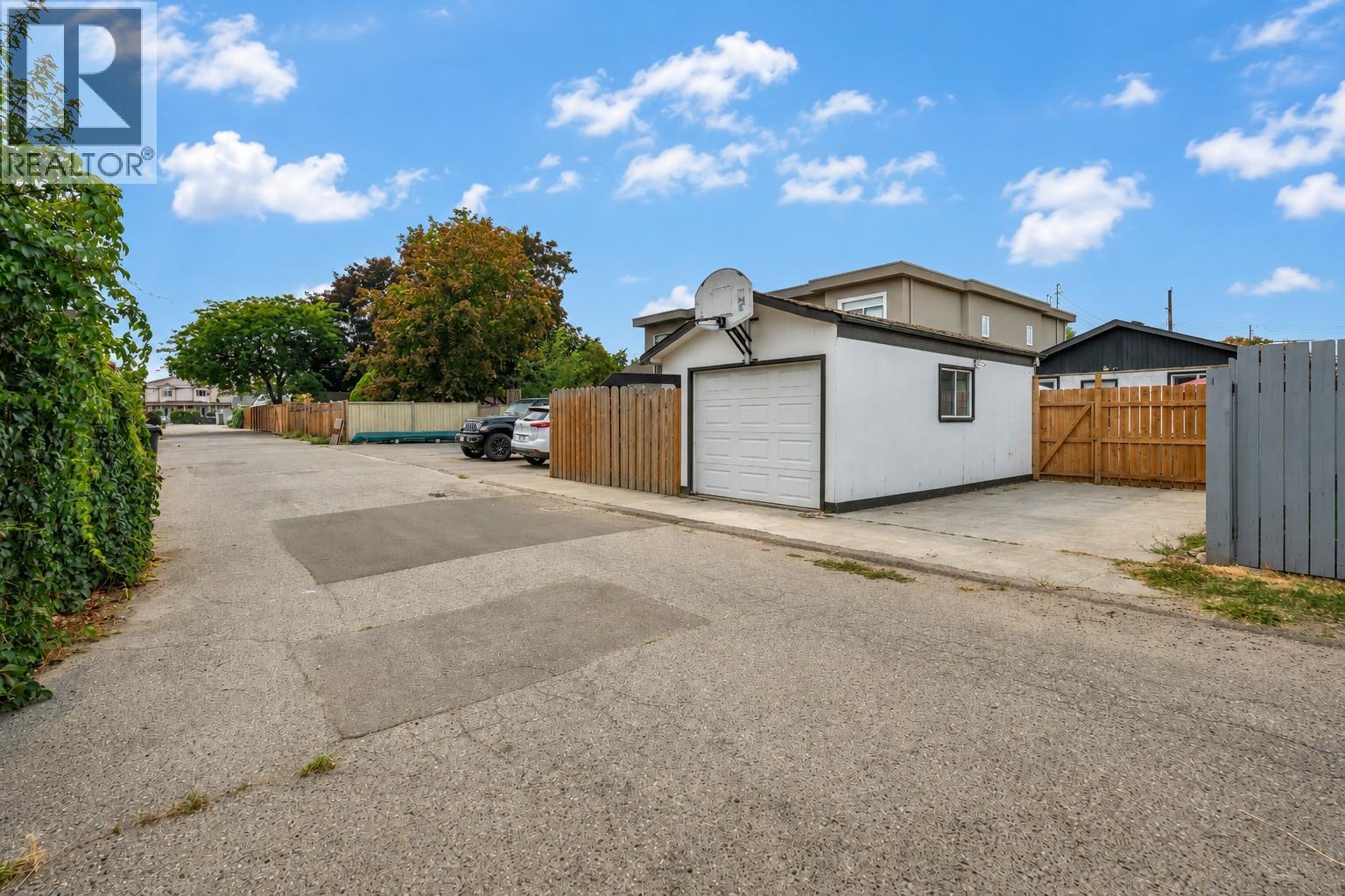 448 Caribou Street, Penticton, British Columbia  V2A 5W6 - Photo 38 - 10404083