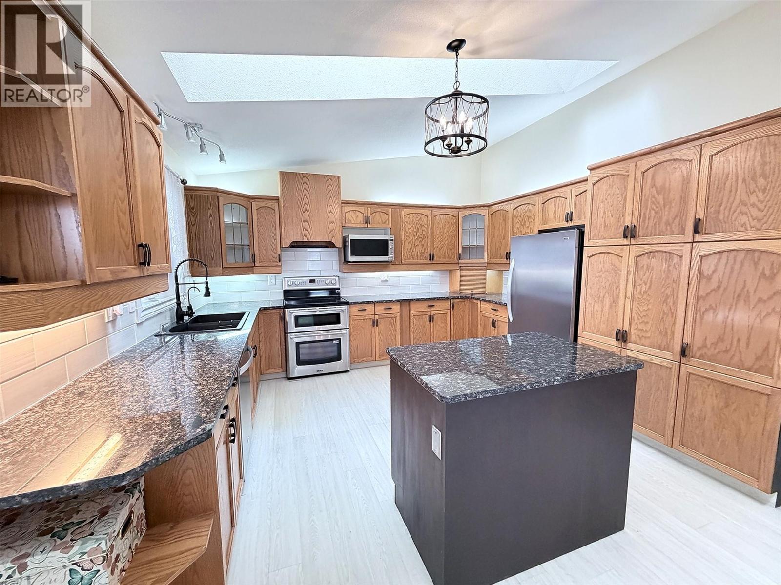 527 16th Street S, Cranbrook, British Columbia  V1C 5V4 - Photo 10 - 10404039