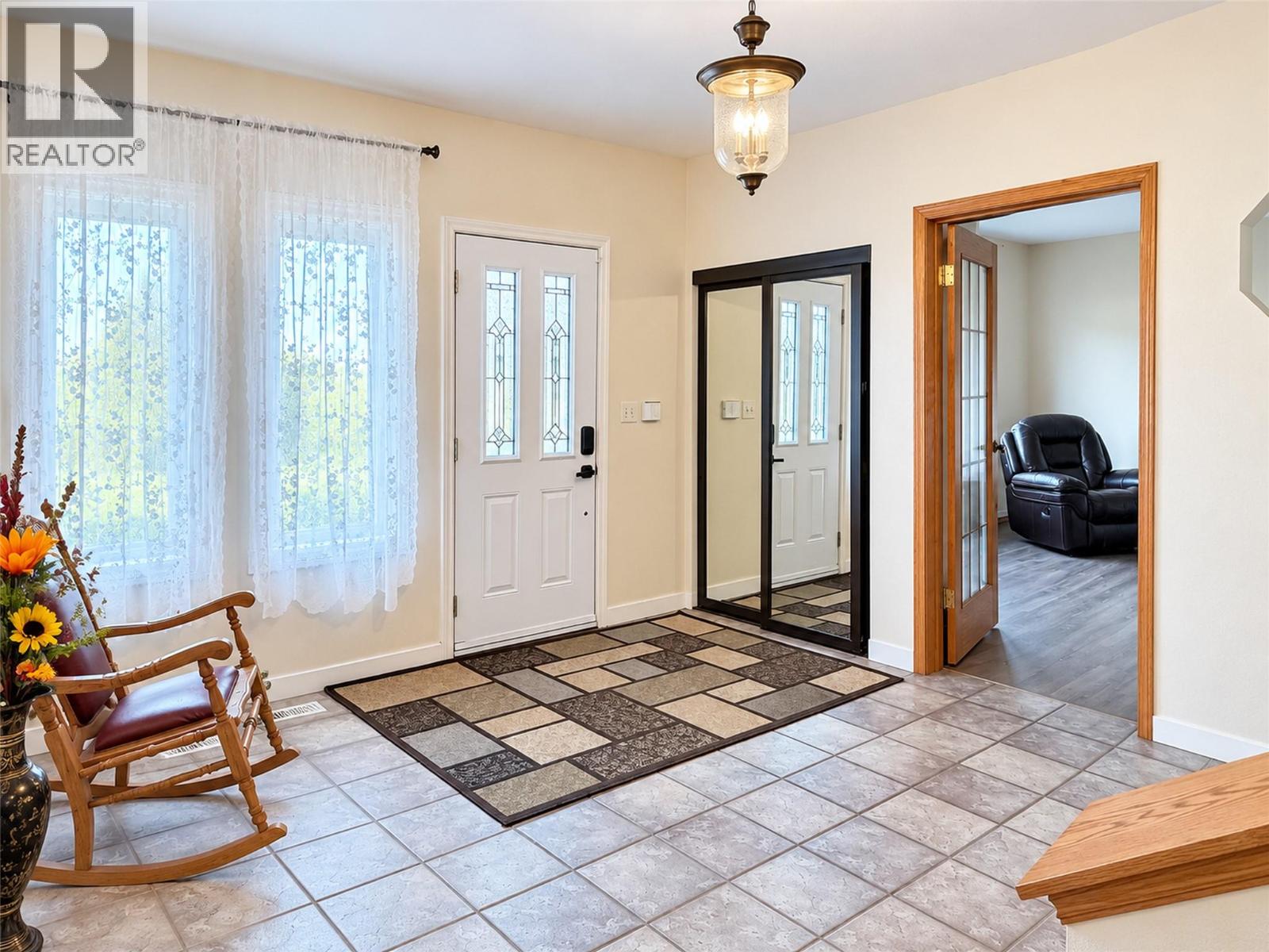 527 16th Street S, Cranbrook, British Columbia  V1C 5V4 - Photo 37 - 10404039