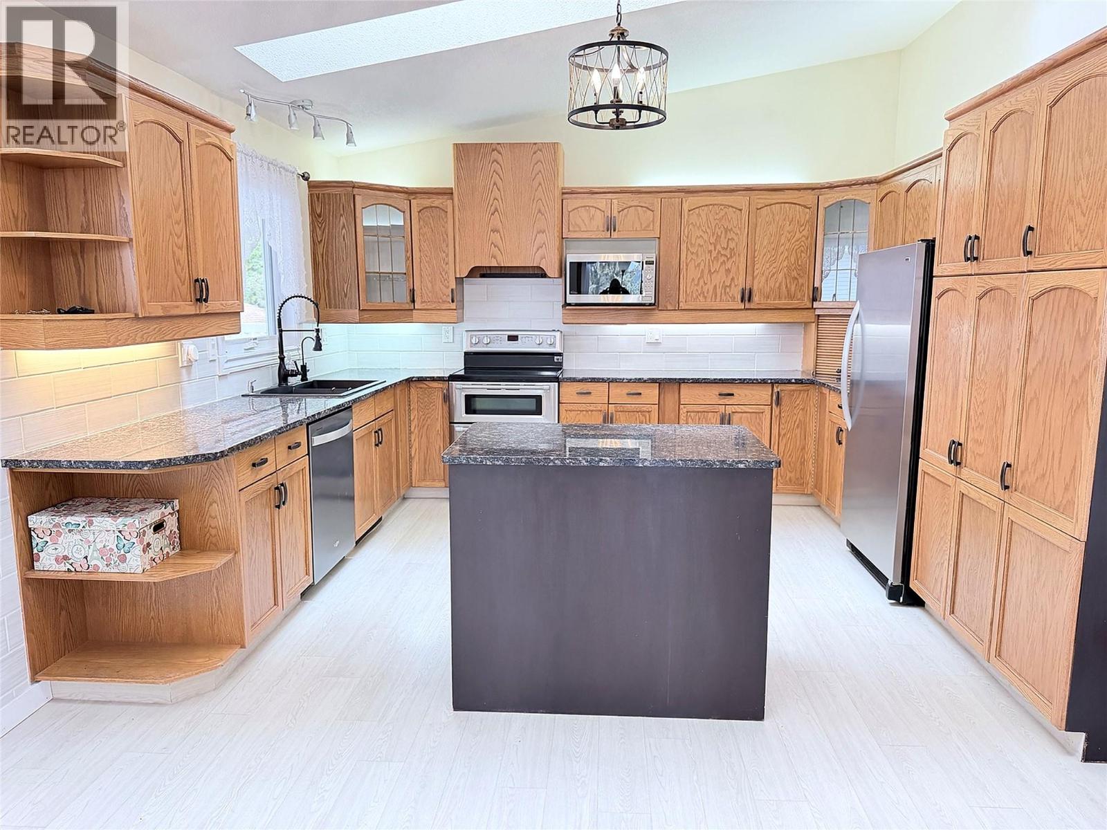 527 16th Street S, Cranbrook, British Columbia  V1C 5V4 - Photo 7 - 10404039