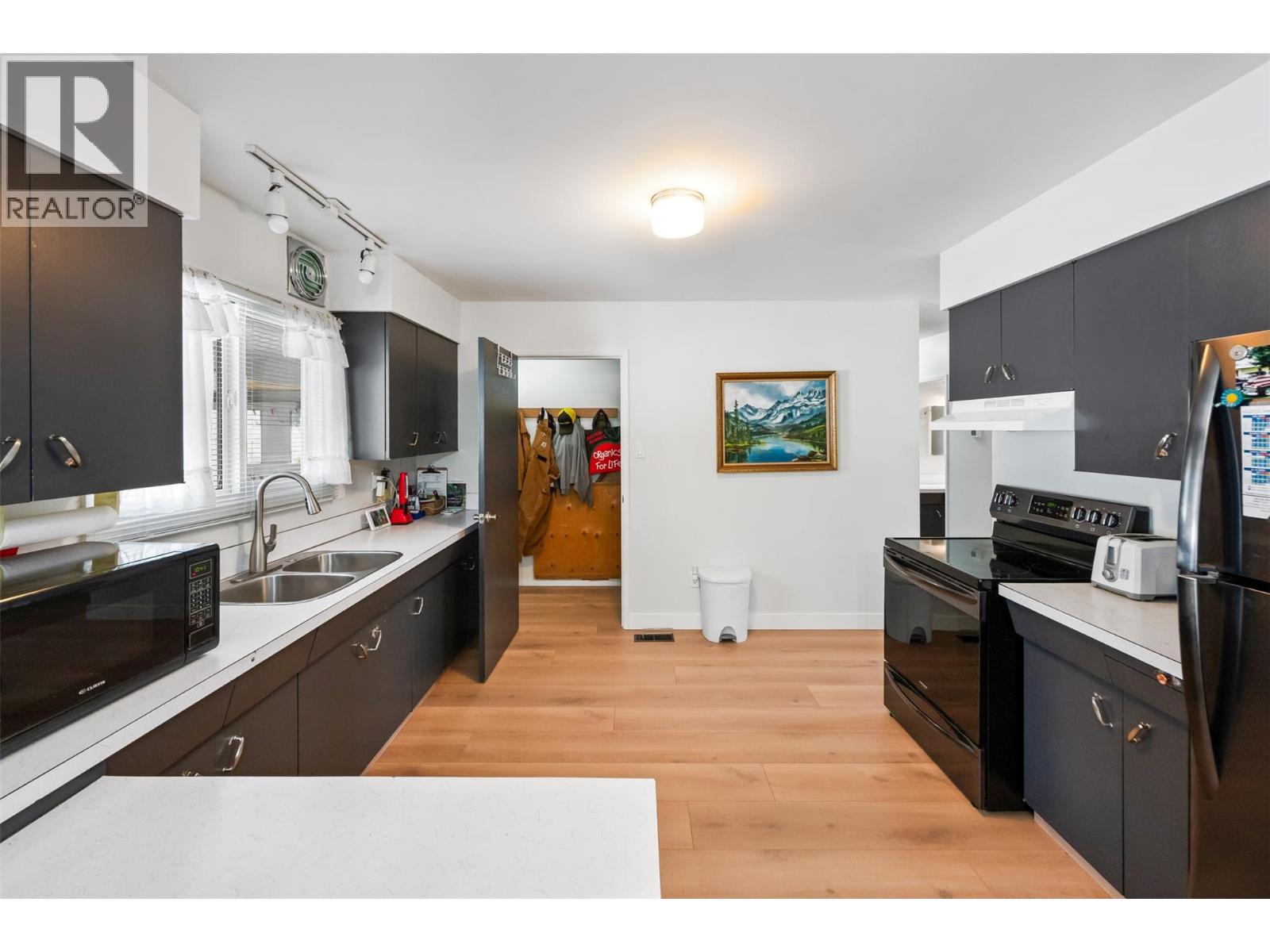 12401 Ward Street, Summerland, British Columbia  V0H 1Z0 - Photo 12 - 10404009