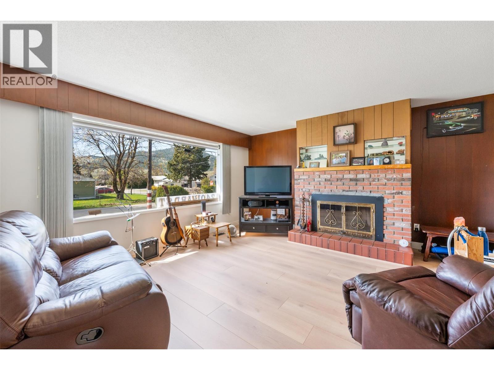 12401 Ward Street, Summerland, British Columbia  V0H 1Z0 - Photo 4 - 10404009