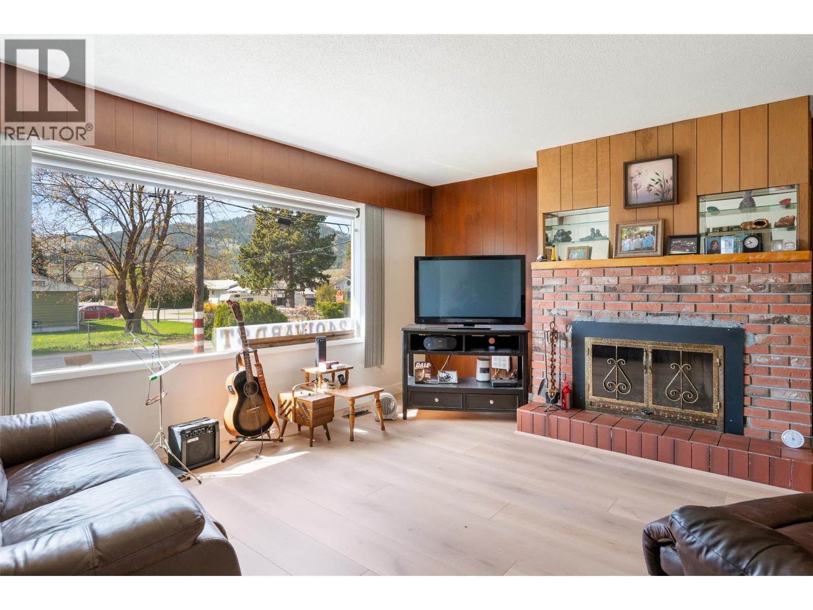 12401 Ward Street, Summerland, British Columbia  V0H 1Z0 - Photo 5 - 10404009