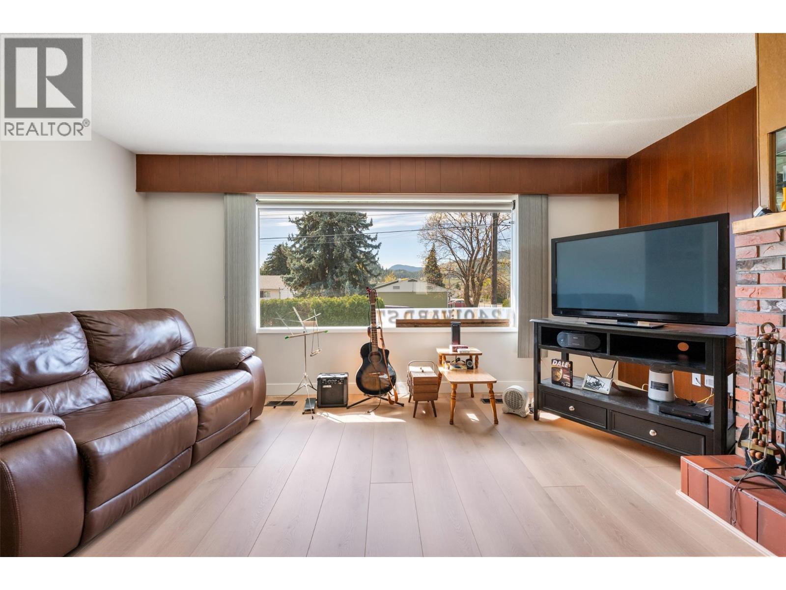 12401 Ward Street, Summerland, British Columbia  V0H 1Z0 - Photo 6 - 10404009