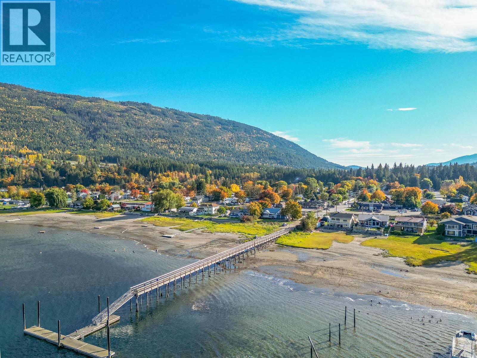 4760 Canoe Beach Drive Drive Ne, Salmon Arm, British Columbia  V0E 1K0 - Photo 10 - 10403947