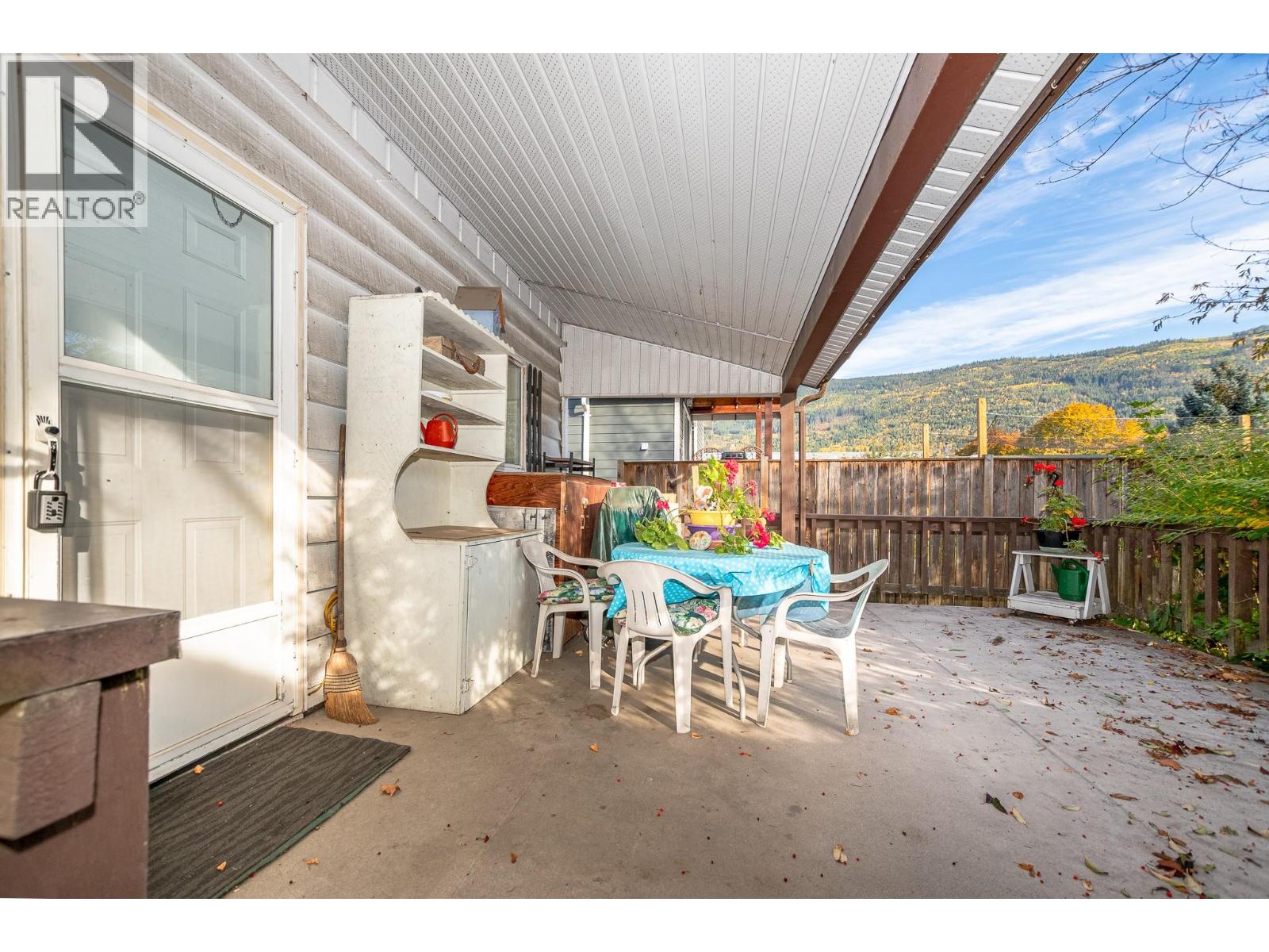 4760 Canoe Beach Drive Drive Ne, Salmon Arm, British Columbia  V0E 1K0 - Photo 14 - 10403947