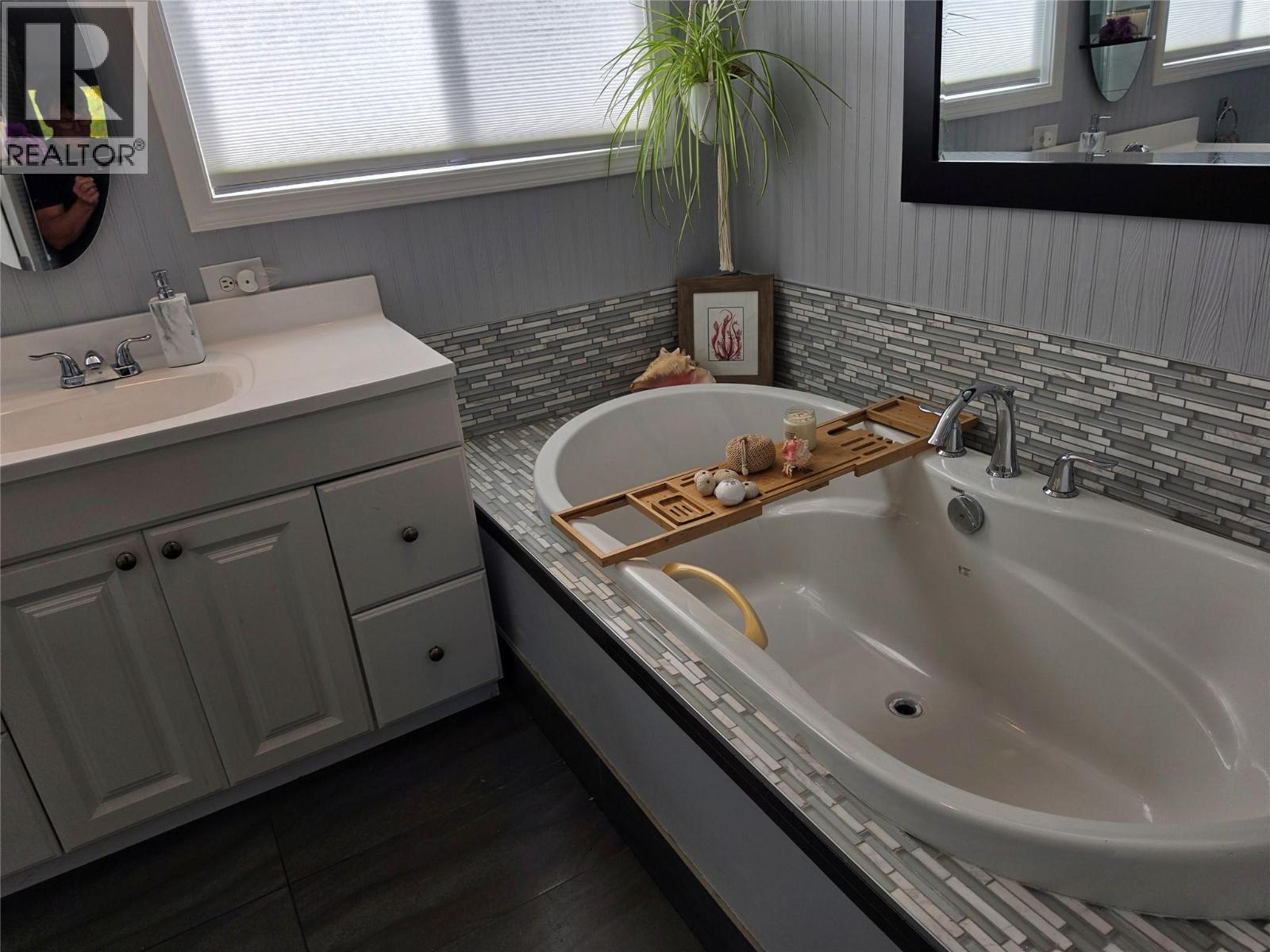 2340 3a Highway, Nelson, British Columbia  V1L 6K7 - Photo 39 - 10404033