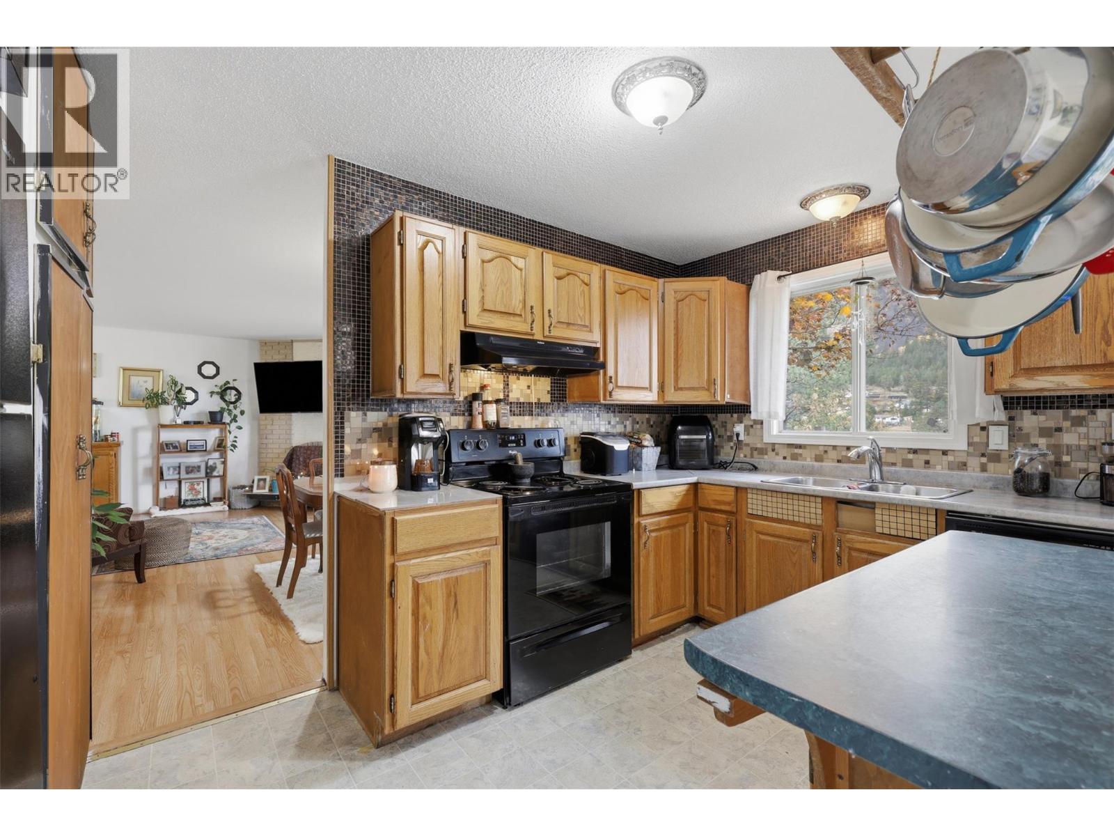 1237 Highridge Drive, Kamloops, British Columbia  V2C 5G5 - Photo 14 - 10403937