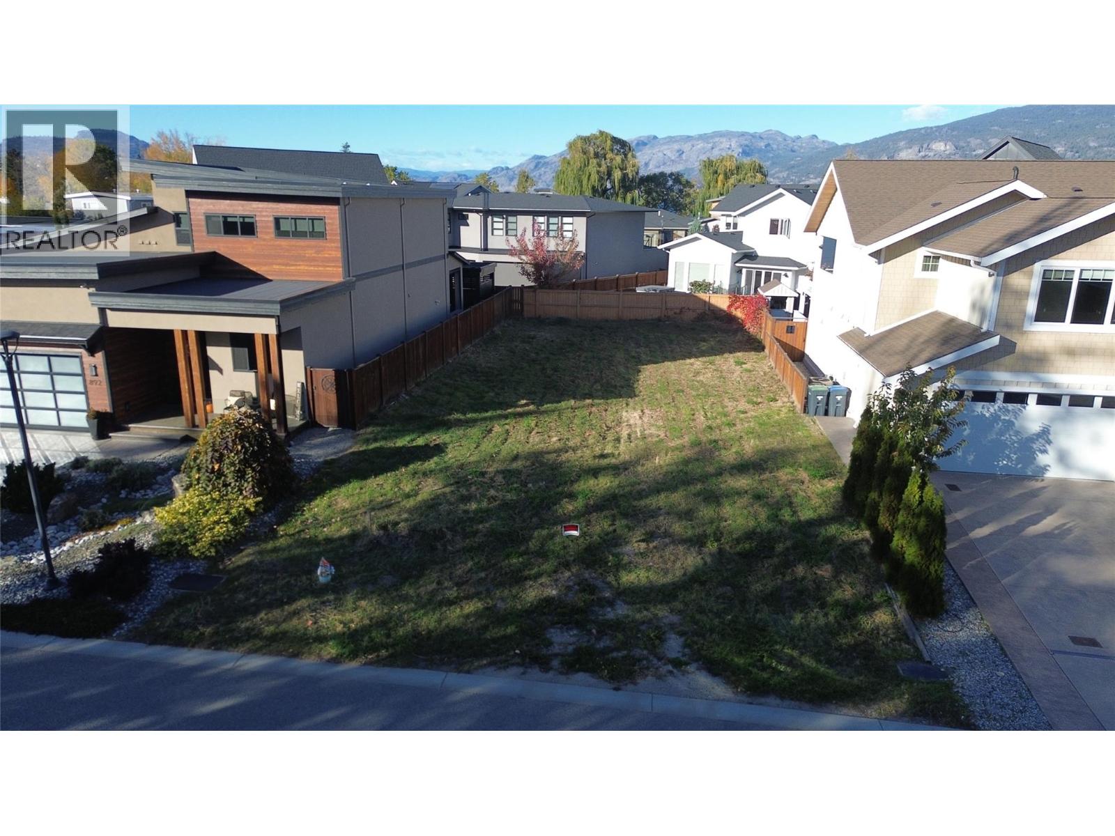 888 Johnson Street, Summerland, British Columbia  V0H 1Z9 - Photo 1 - 10404089