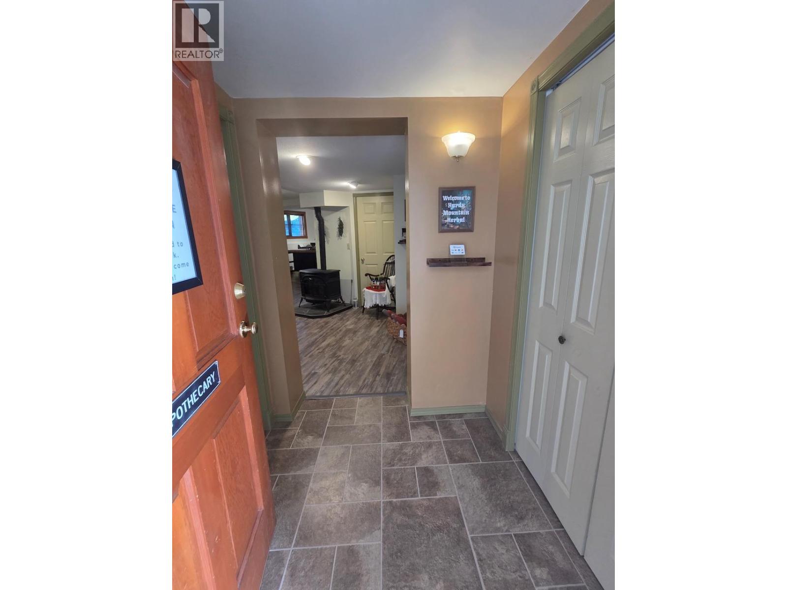 3486 Davy Road, Grand Forks, British Columbia  V0H 1H2 - Photo 9 - 10404109