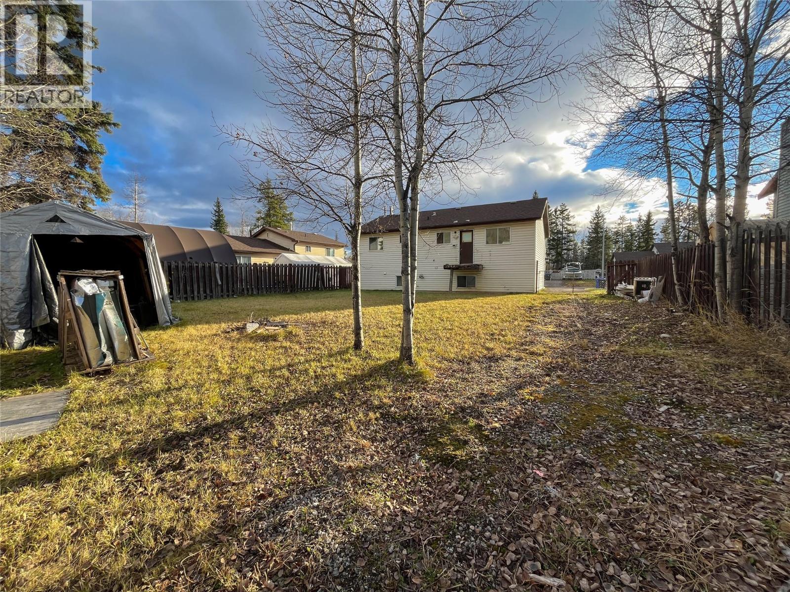 36 Kiskatinaw Place, Tumbler Ridge, British Columbia  V0C 2W0 - Photo 2 - 10404113