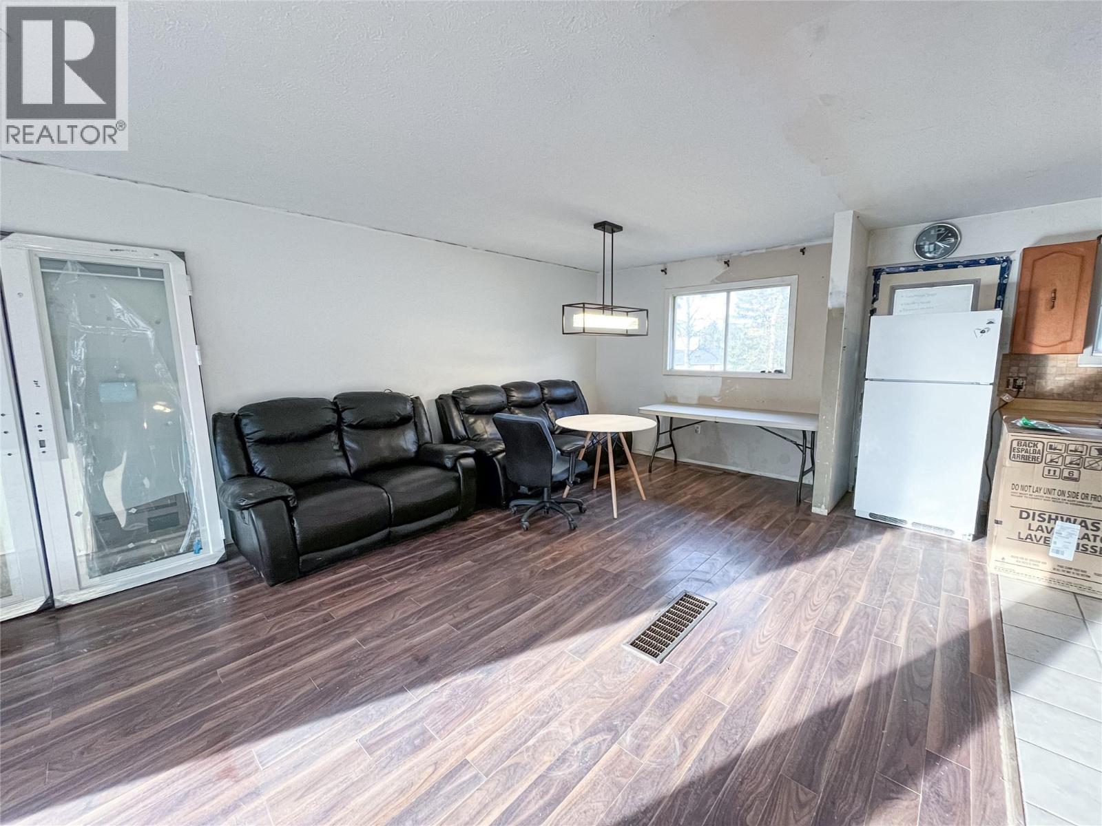 36 Kiskatinaw Place, Tumbler Ridge, British Columbia  V0C 2W0 - Photo 4 - 10404113