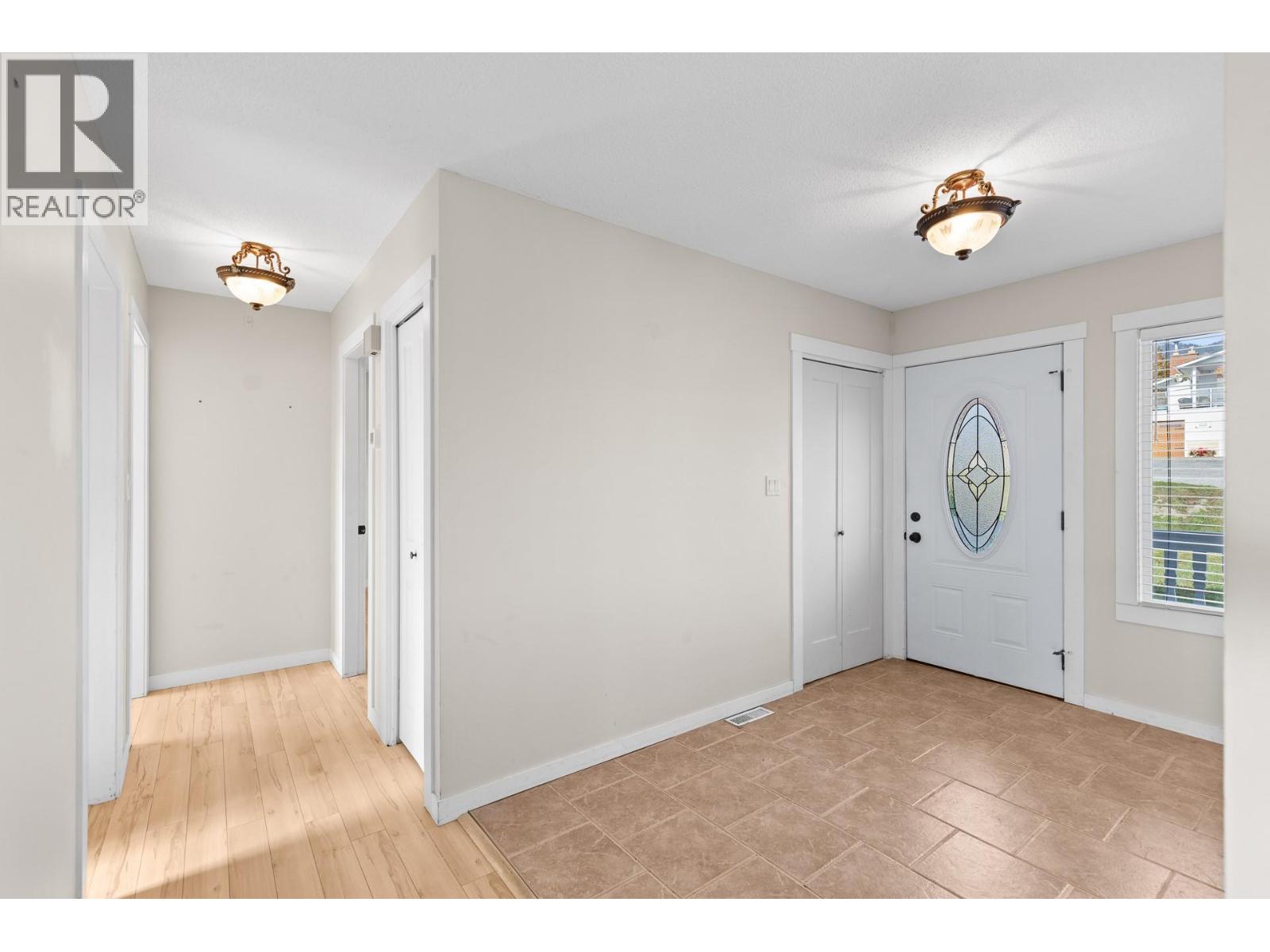 2582 Neufeld Crescent, West Kelowna, British Columbia  V4T 1P2 - Photo 6 - 10404061