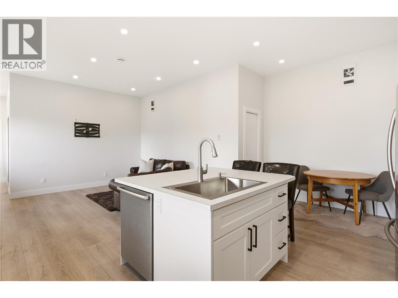 1030 Skeena Drive, Kelowna, British Columbia  V1V 2K7 - Photo 44 - 10403738