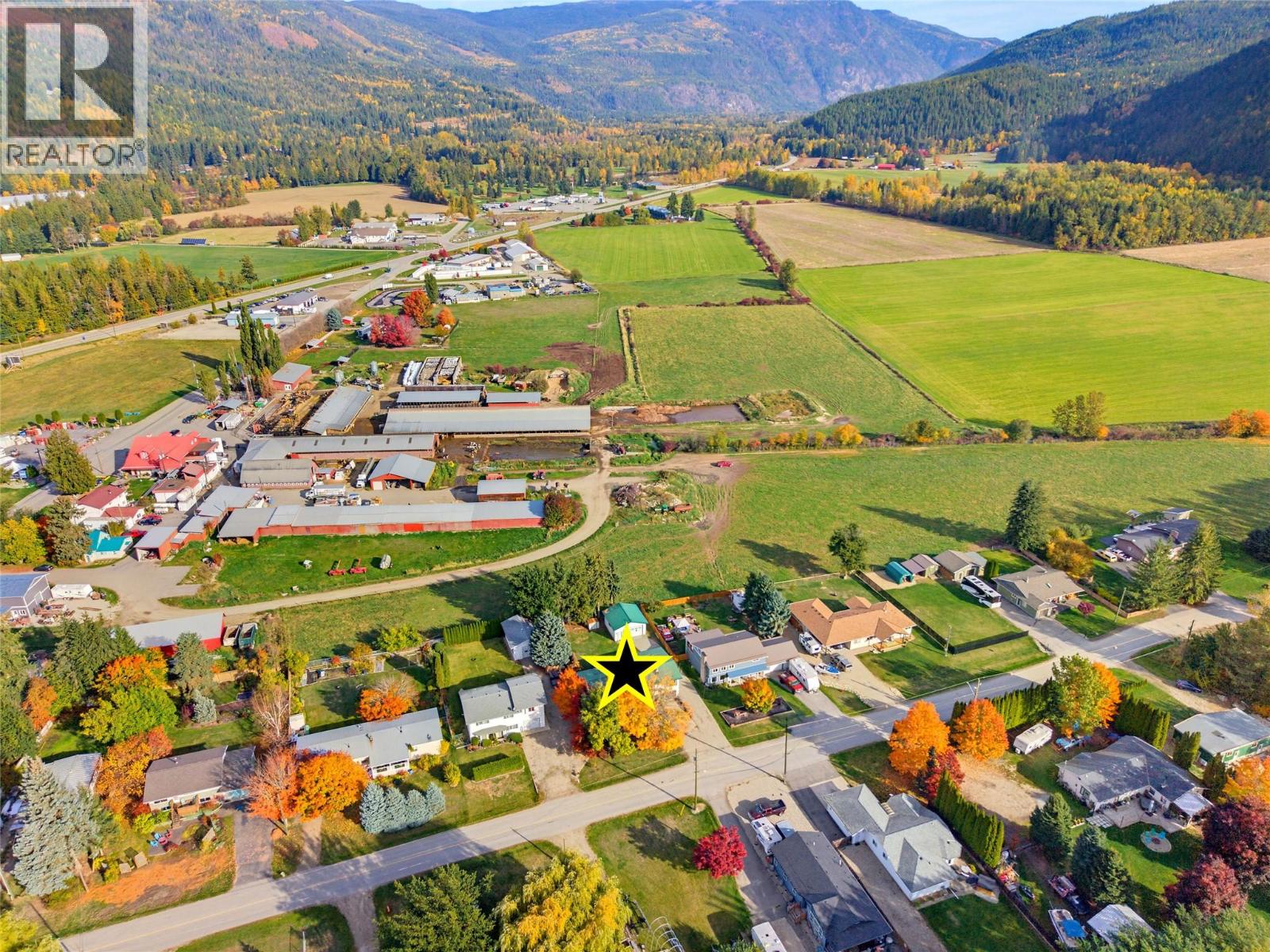 1230 Maclean Mcpherson Road, Sicamous, British Columbia  V0E 2V1 - Photo 4 - 10399603