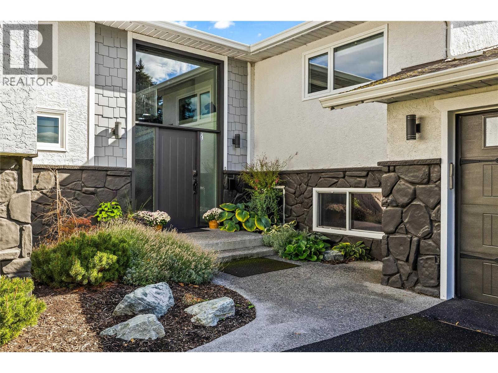 771 Torrs Road, Kelowna, British Columbia  V1W 1B4 - Photo 1 - 10404007