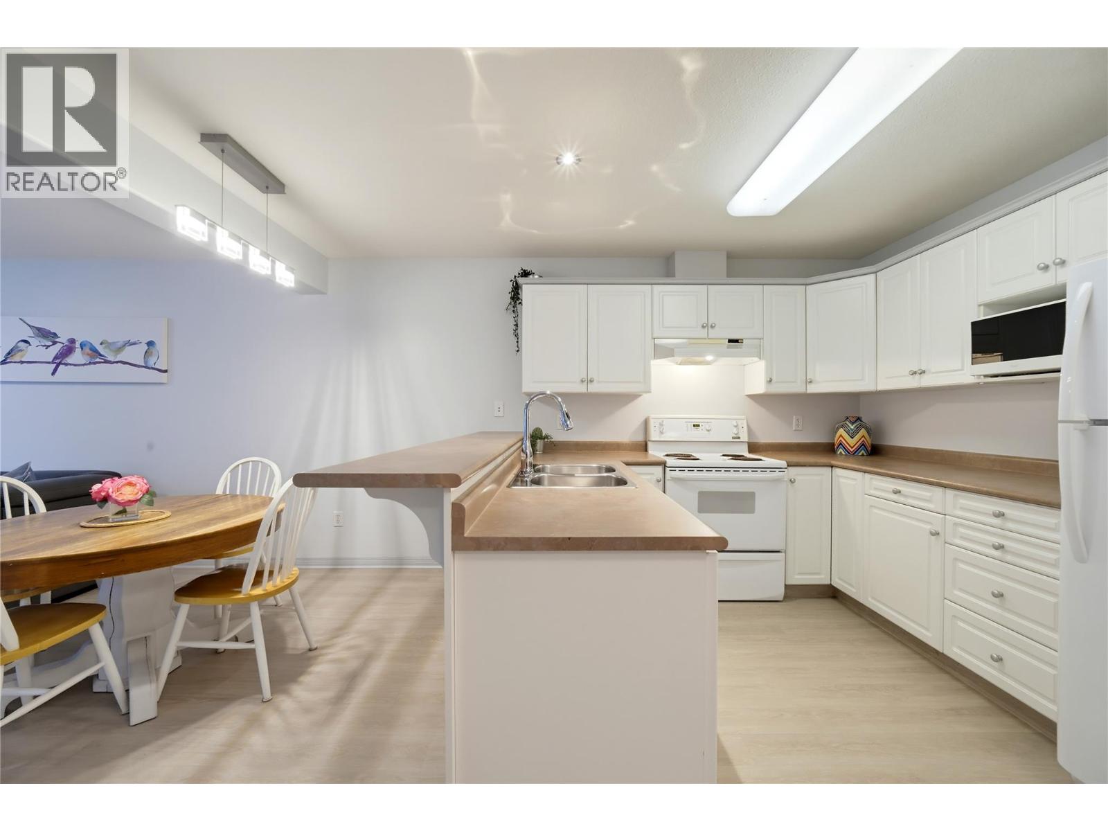 1002 Riverside Avenue Unit# 114, Sicamous, British Columbia  V0E 2V0 - Photo 17 - 10404038