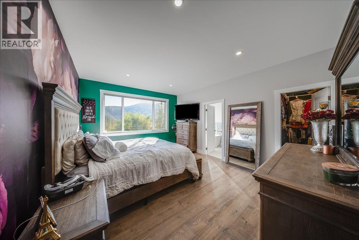 2440 Mcbride Street, Trail, British Columbia  V1R 3A6 - Photo 20 - 10403971