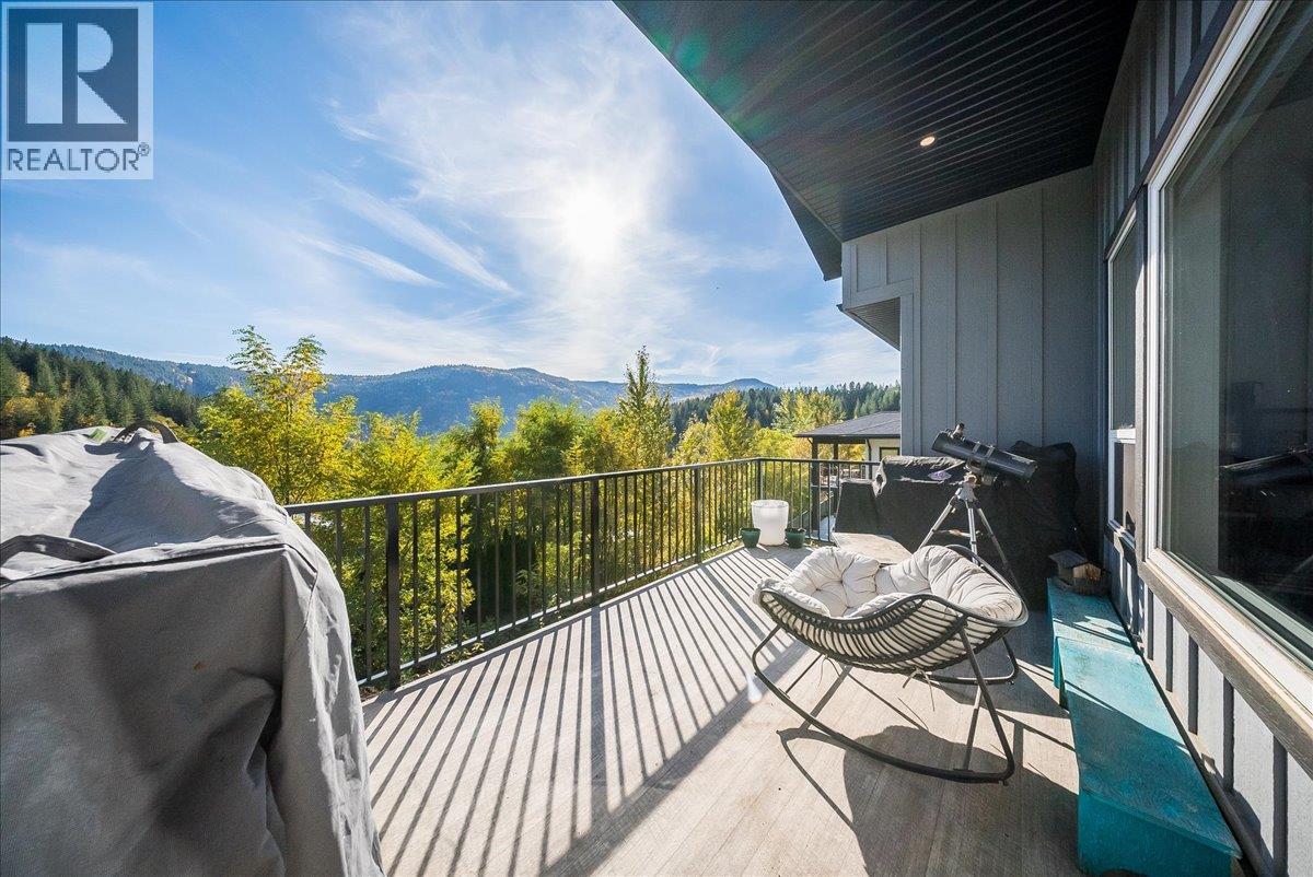 2440 Mcbride Street, Trail, British Columbia  V1R 3A6 - Photo 31 - 10403971