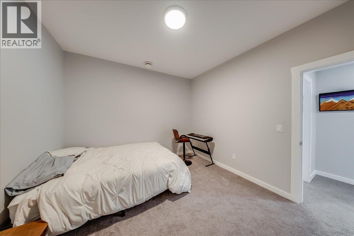 2440 Mcbride Street, Trail, British Columbia  V1R 3A6 - Photo 36 - 10403971