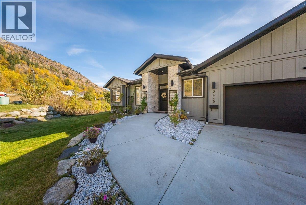 2440 Mcbride Street, Trail, British Columbia  V1R 3A6 - Photo 51 - 10403971