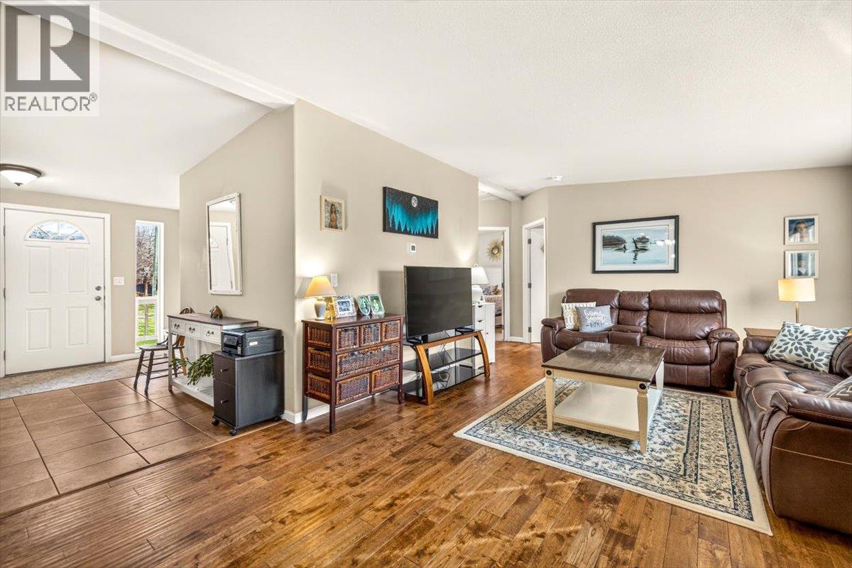 7321 George Road, Jaffray, British Columbia  V0B 1T0 - Photo 14 - 10404047