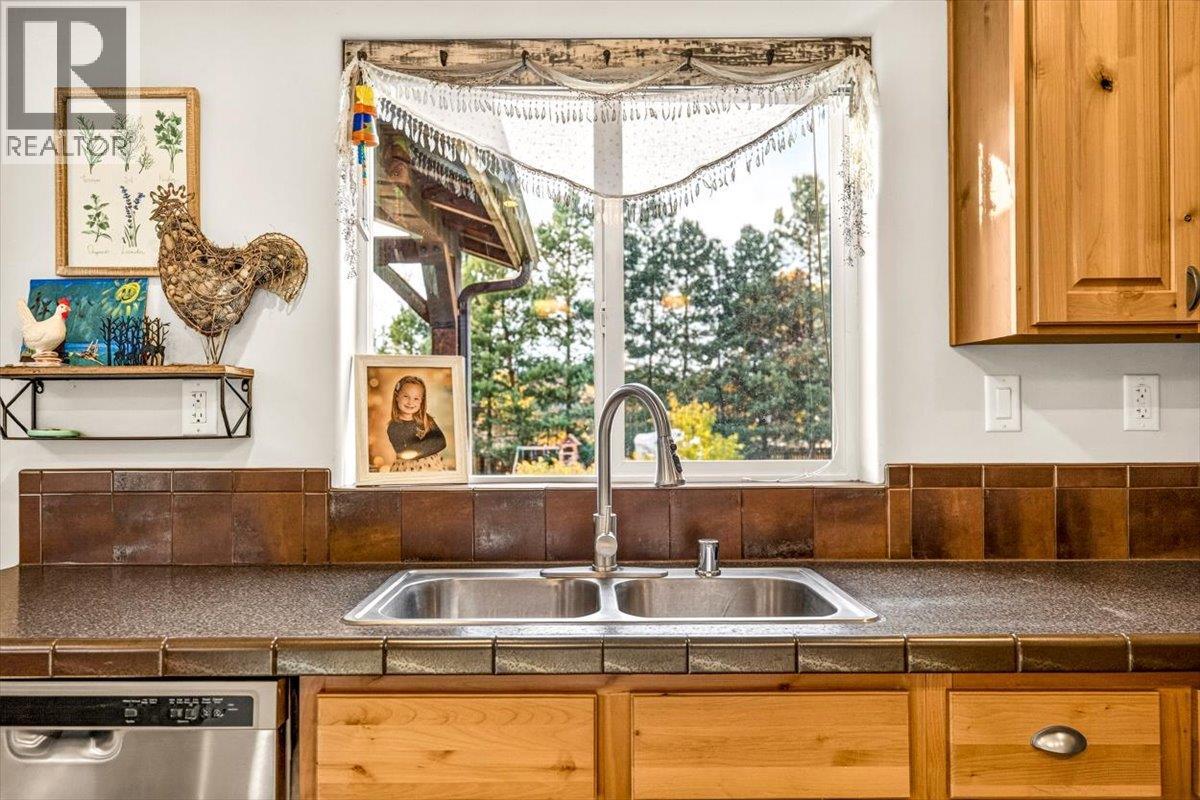 7321 George Road, Jaffray, British Columbia  V0B 1T0 - Photo 24 - 10404047