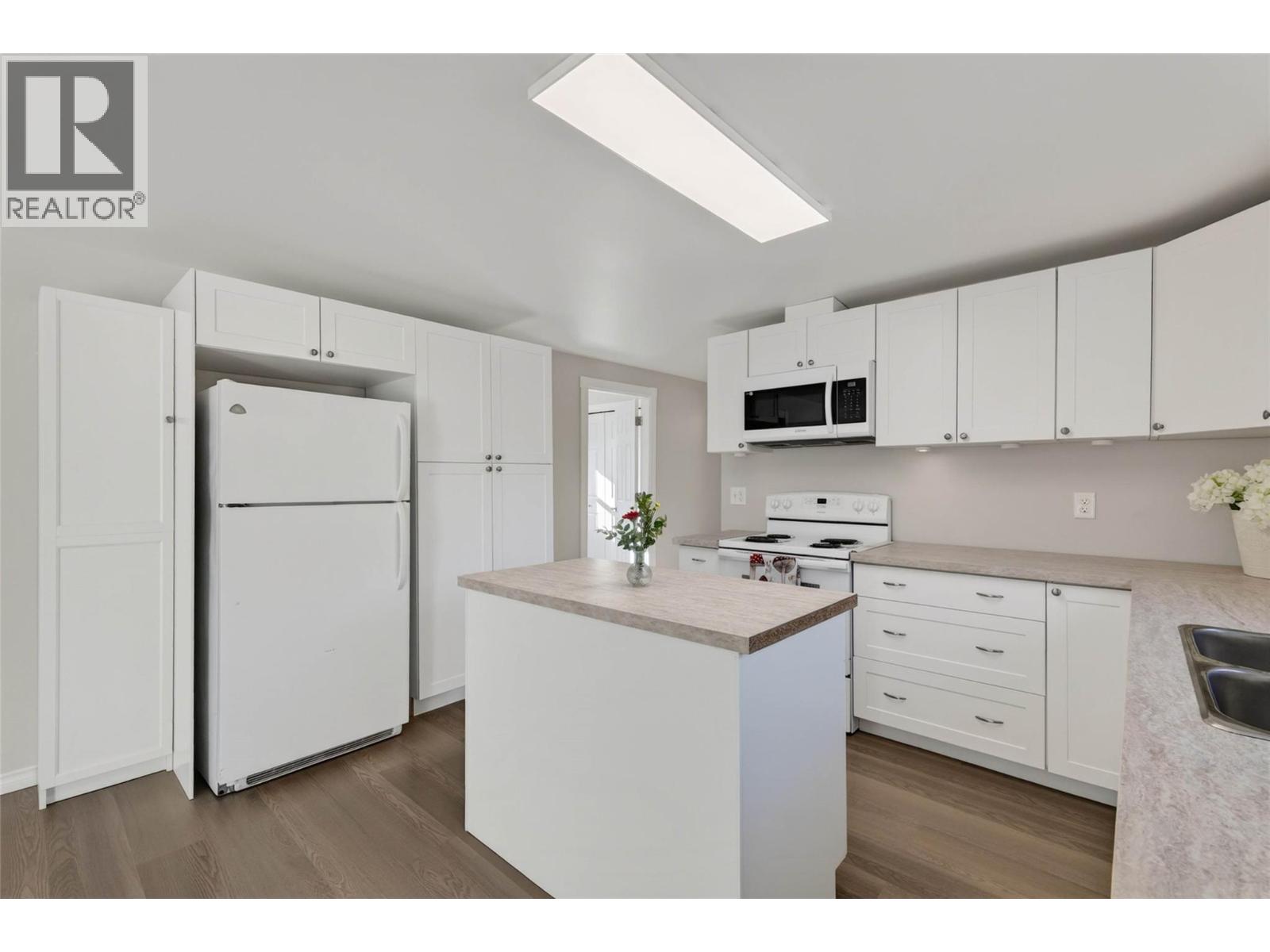 902 Cottonwood Avenue, Salmo, British Columbia  V0G 1Z0 - Photo 11 - 10403554