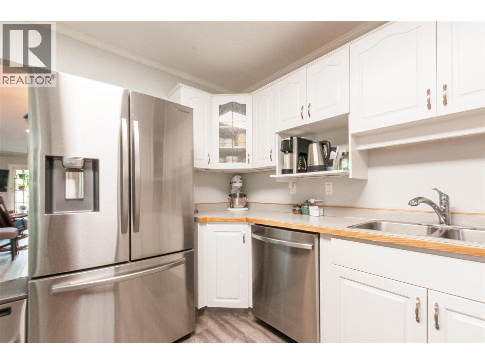 115 Redwing Place Unit# 9, Oliver, British Columbia  V0H 1T4 - Photo 3 - 10404114