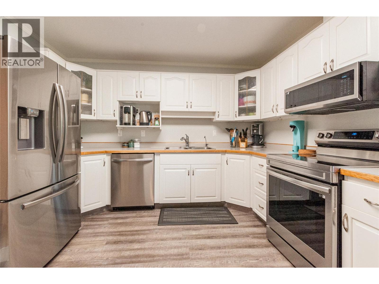 115 Redwing Place Unit# 9, Oliver, British Columbia  V0H 1T4 - Photo 4 - 10404114