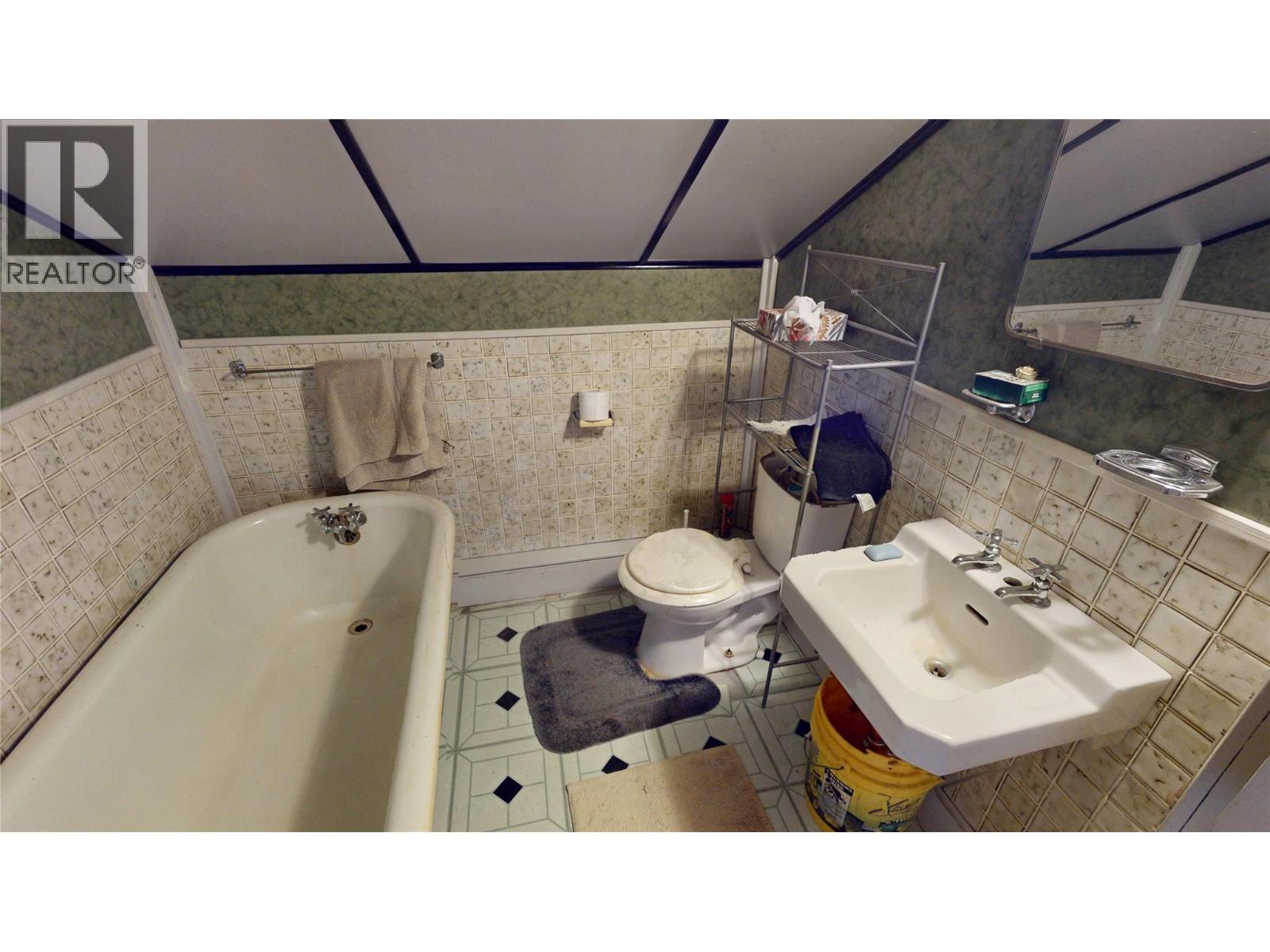 312 3rd Avenue S, Cranbrook, British Columbia  V1C 2B9 - Photo 38 - 10404029