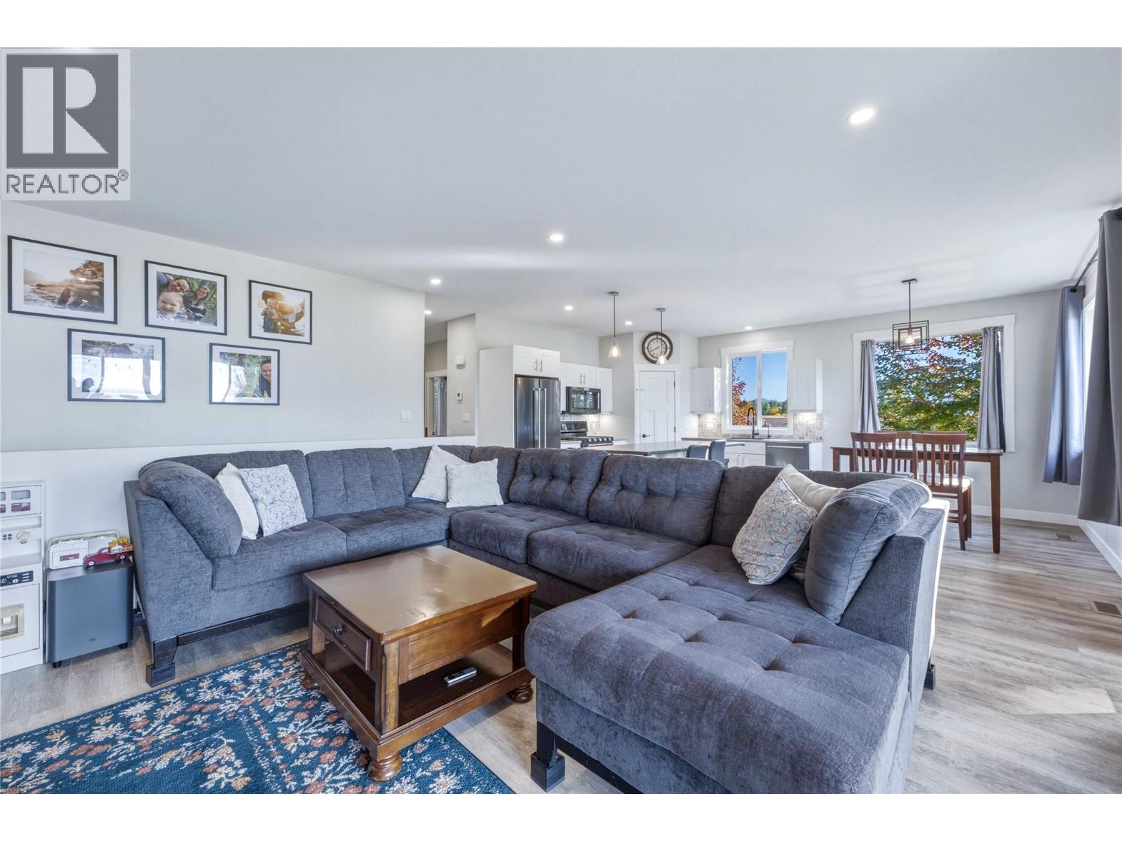 2810 25 Street Ne, Salmon Arm, British Columbia  V1E 0G2 - Photo 13 - 10403994