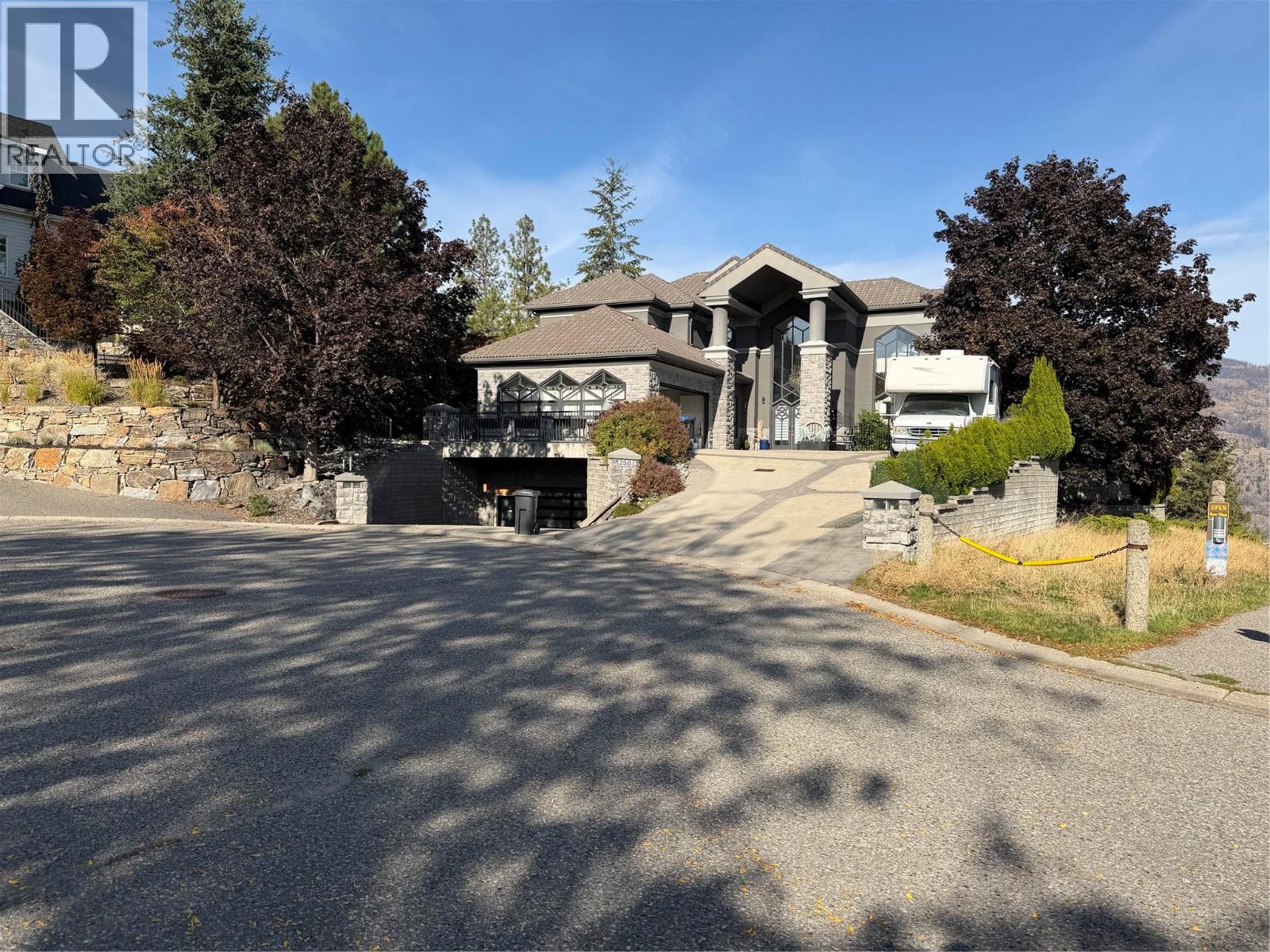 258 Camelot Court, Kelowna, British Columbia  V1V 1N2 - Photo 1 - 10403202