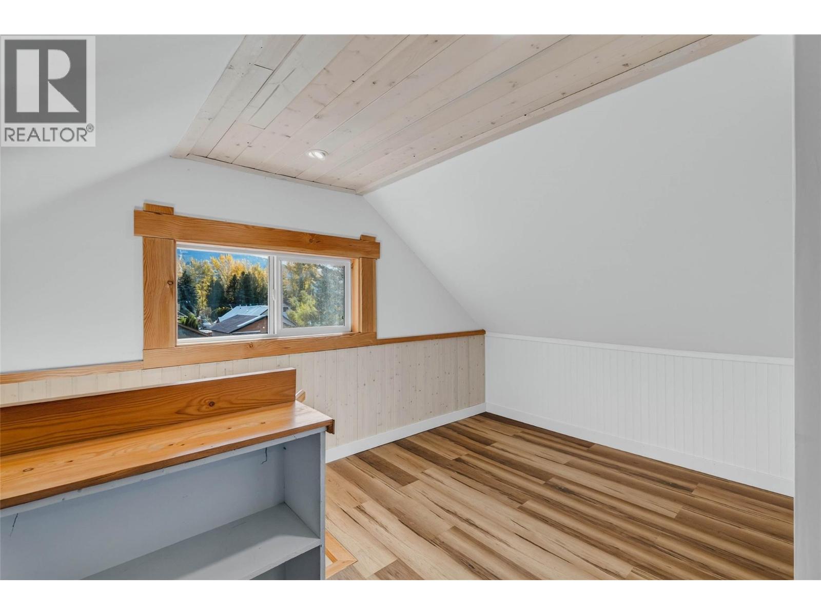515 Sayward Avenue, Salmo, British Columbia  V0G 1Z0 - Photo 19 - 10403556