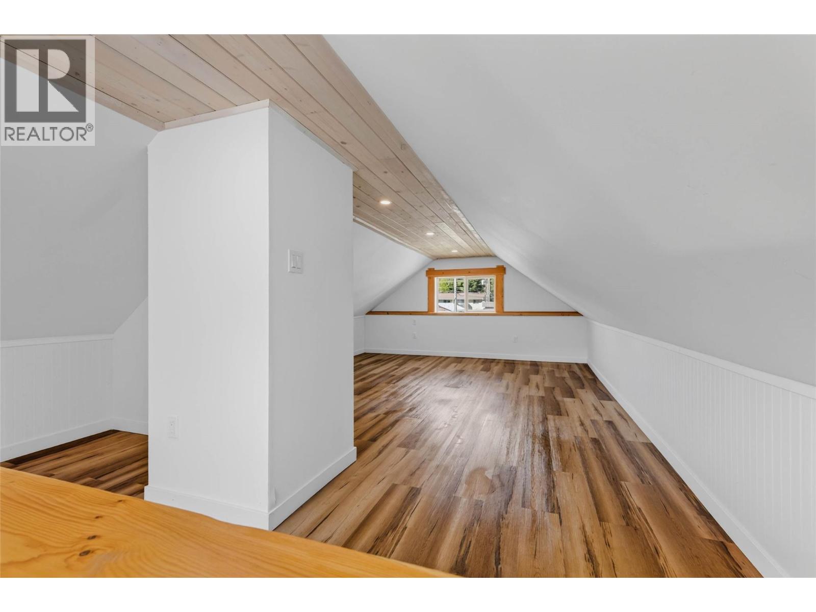 515 Sayward Avenue, Salmo, British Columbia  V0G 1Z0 - Photo 24 - 10403556
