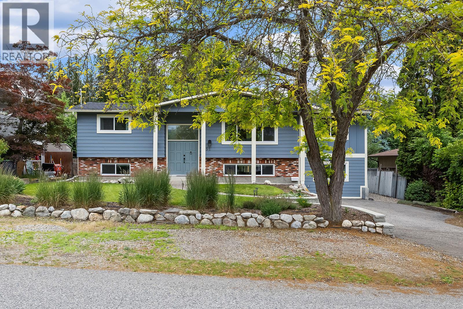 851 Hammer Avenue, Kelowna, British Columbia  V1W 2B7 - Photo 2 - 10403943